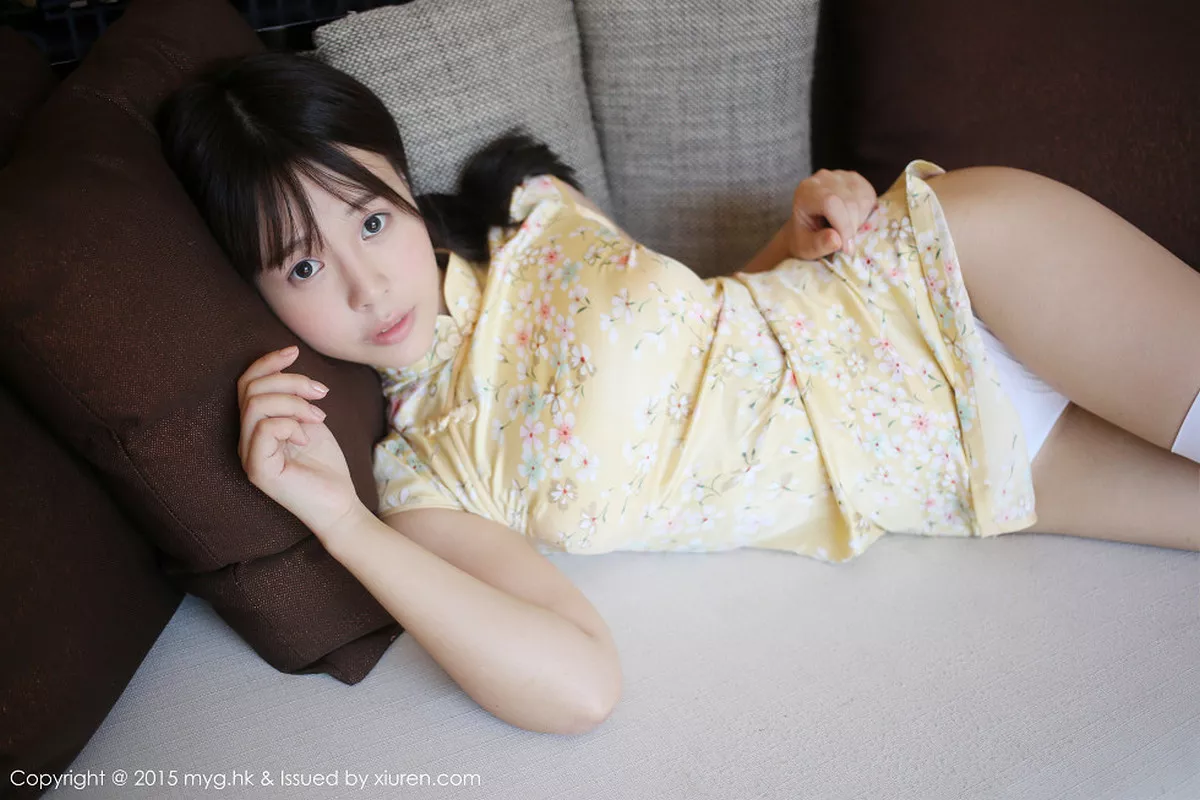 秀人集.com_[MyGirl美媛馆]Vol.173_嫩模Evelyn艾莉三亚旅拍花色短旗袍白丝美腿性感写真93P