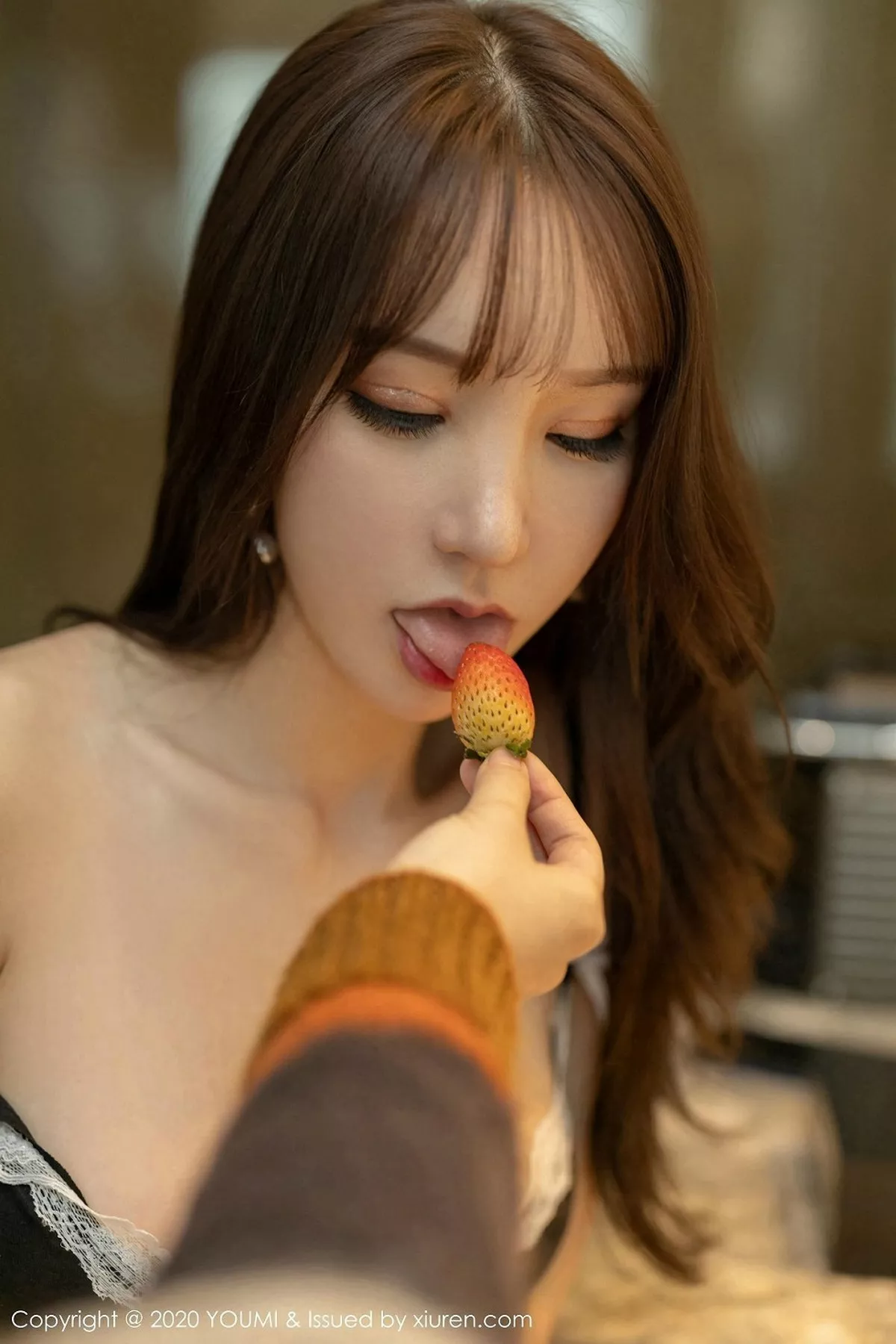 秀人集.com_[YouMi尤蜜荟]Vol.429_女神周于希Sandy《束缚の爱》主题真空吊带连身裙撩人诱惑写真115P