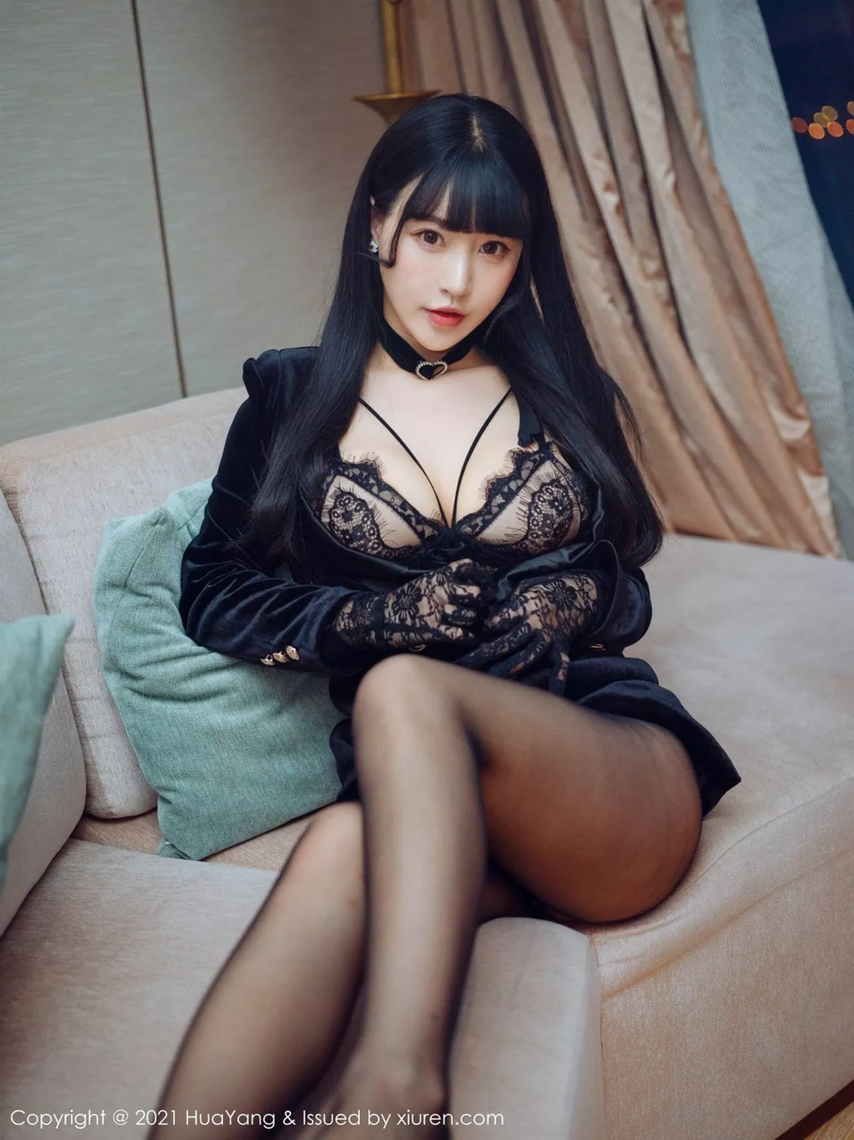 秀人集.com_[HuaYang花漾]Vol.355_女神朱可儿Flower厦门旅拍私房黑色蕾丝情趣内衣惹火诱惑写真51P