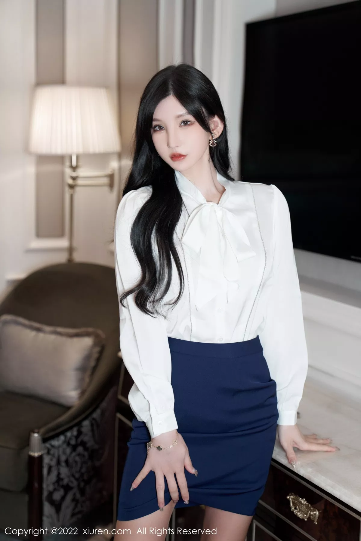 秀人集.com_[XiuRen秀人网]No.5716_女神周于希Sally白色上衣配蓝短裙半脱露橙色蕾丝内衣诱惑写真85P