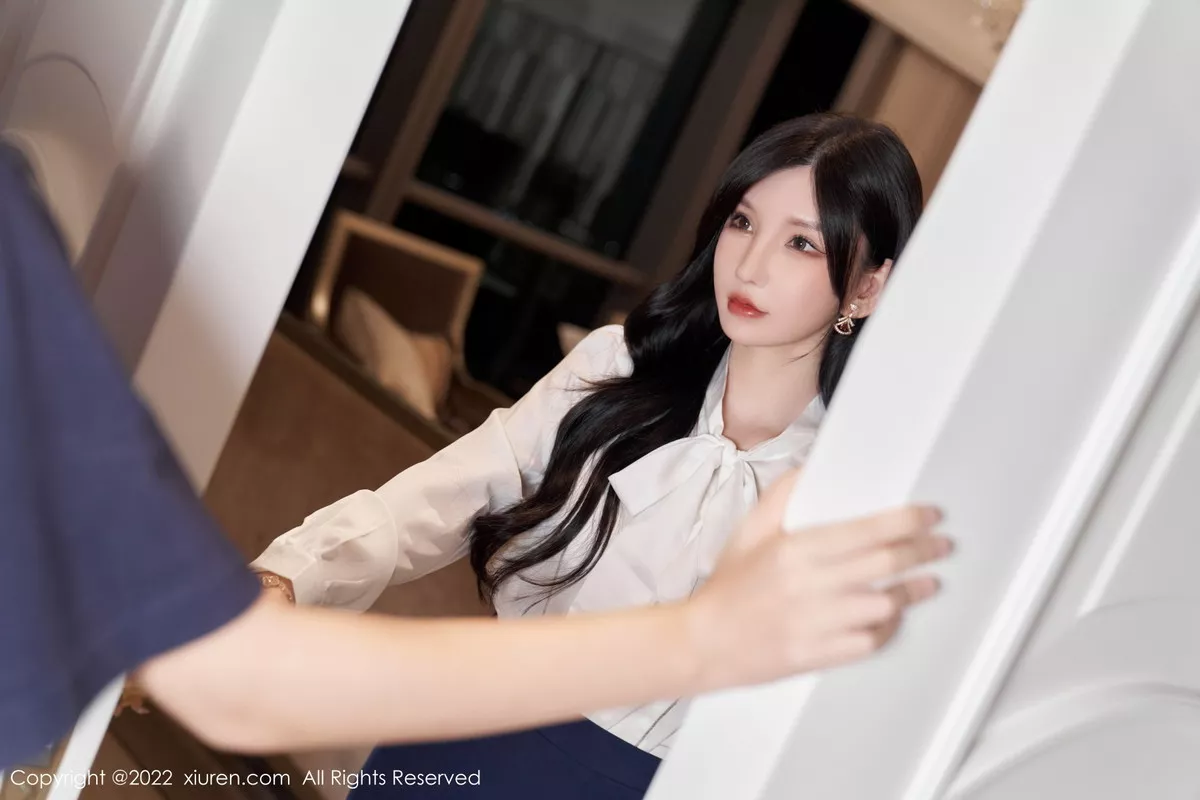 秀人集.com_[XiuRen秀人网]No.5716_女神周于希Sally白色上衣配蓝短裙半脱露橙色蕾丝内衣诱惑写真85P