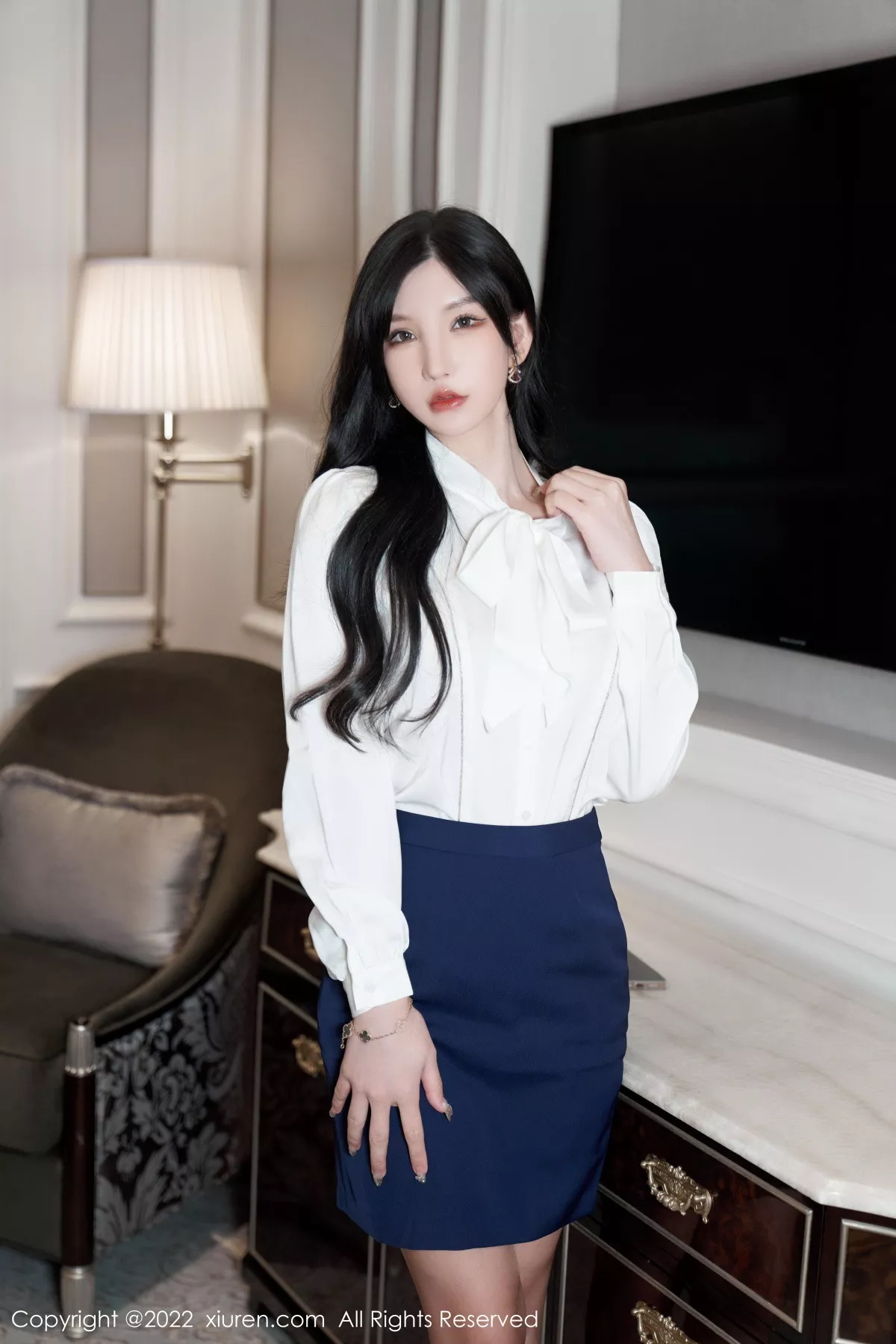 秀人集.com_[XiuRen秀人网]No.5716_女神周于希Sally白色上衣配蓝短裙半脱露橙色蕾丝内衣诱惑写真85P