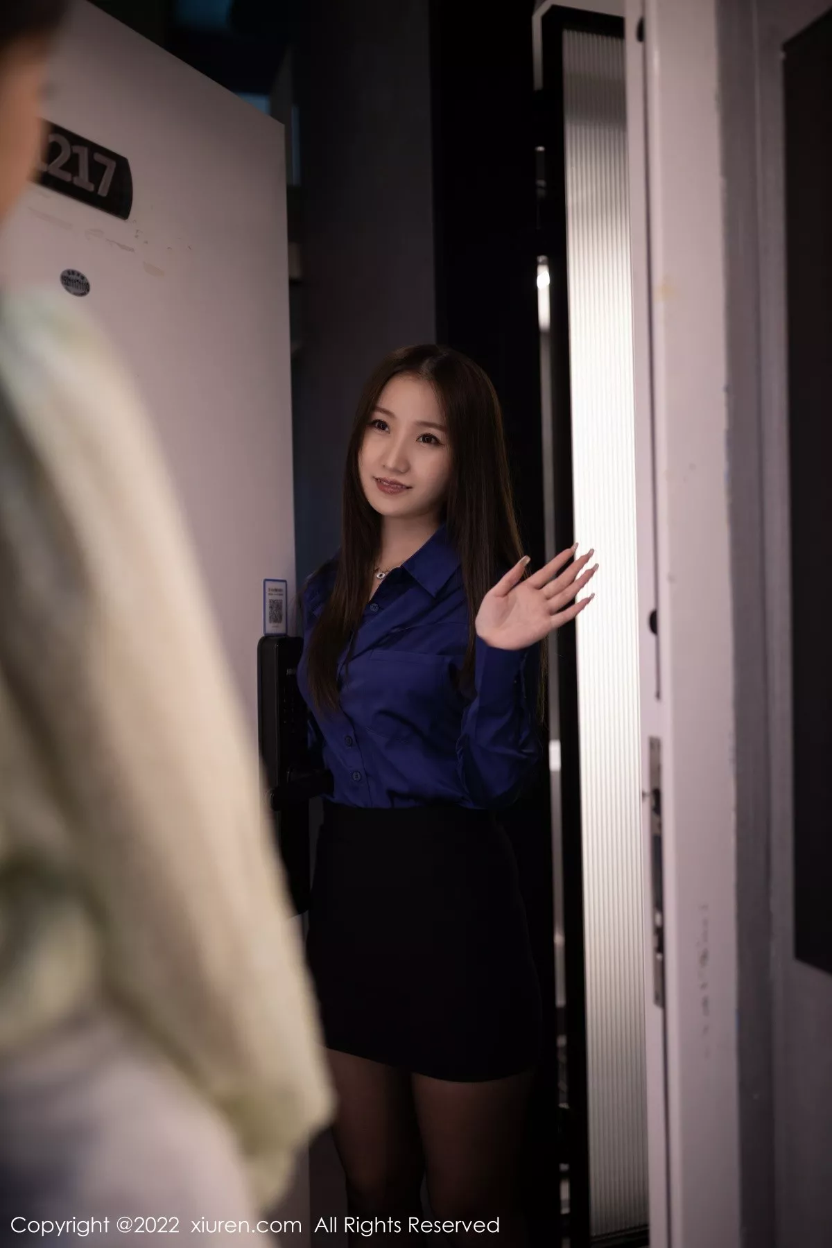 秀人集.com_[XiuRen秀人网]No.5639_模特鱼子酱Fish私房床上淡绿上衣露性感白色内衣迷人诱惑写真80P