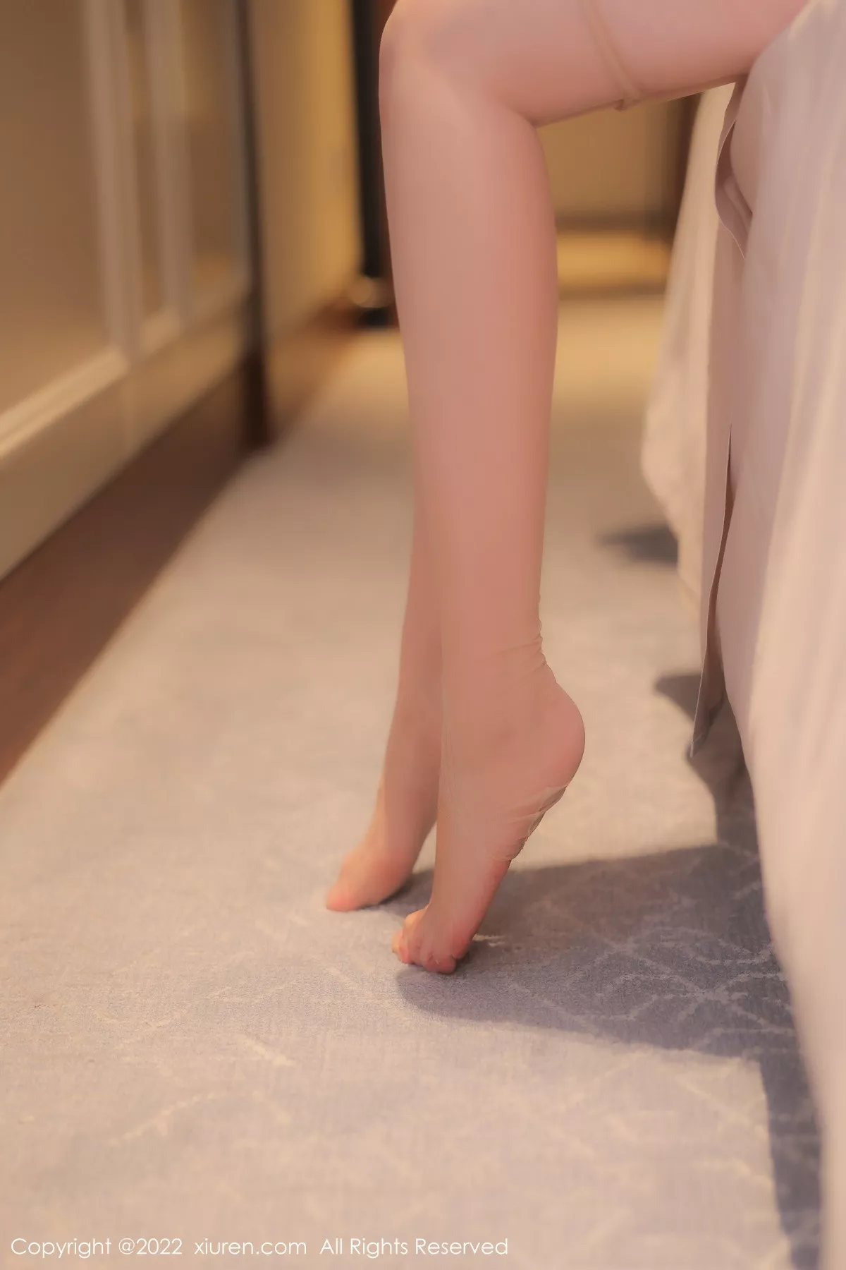 秀人集.com_[XiuRen秀人网]No.5820_模特白茹雪私房脱竖条衬衫露性感粉色内衣配超薄肉丝诱惑写真82P