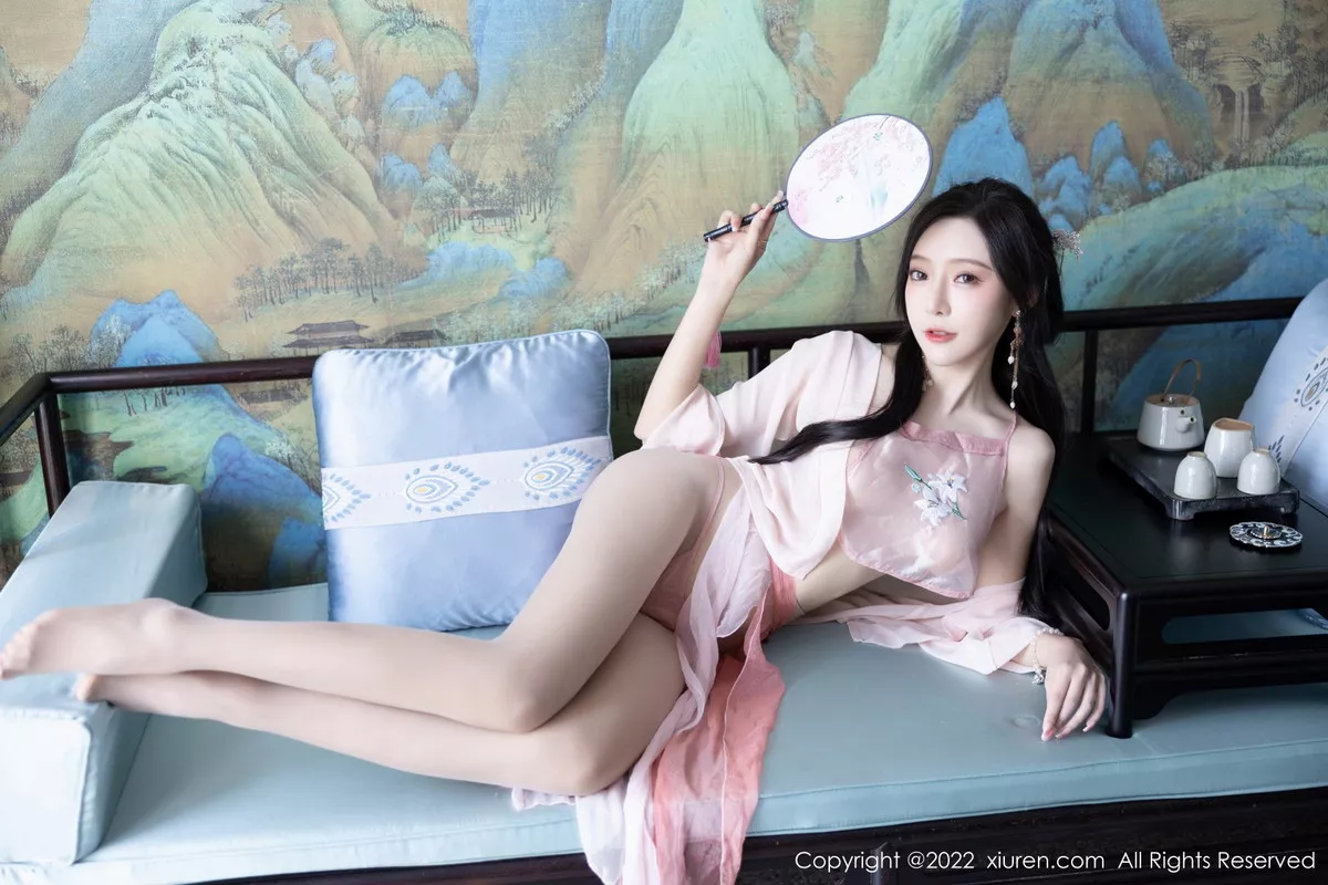 秀人集.com_[XiuRen秀人网]No.6040_女神王馨瑶yanni私房粉色肚兜配超薄肉丝秀惹火身材诱惑写真81P