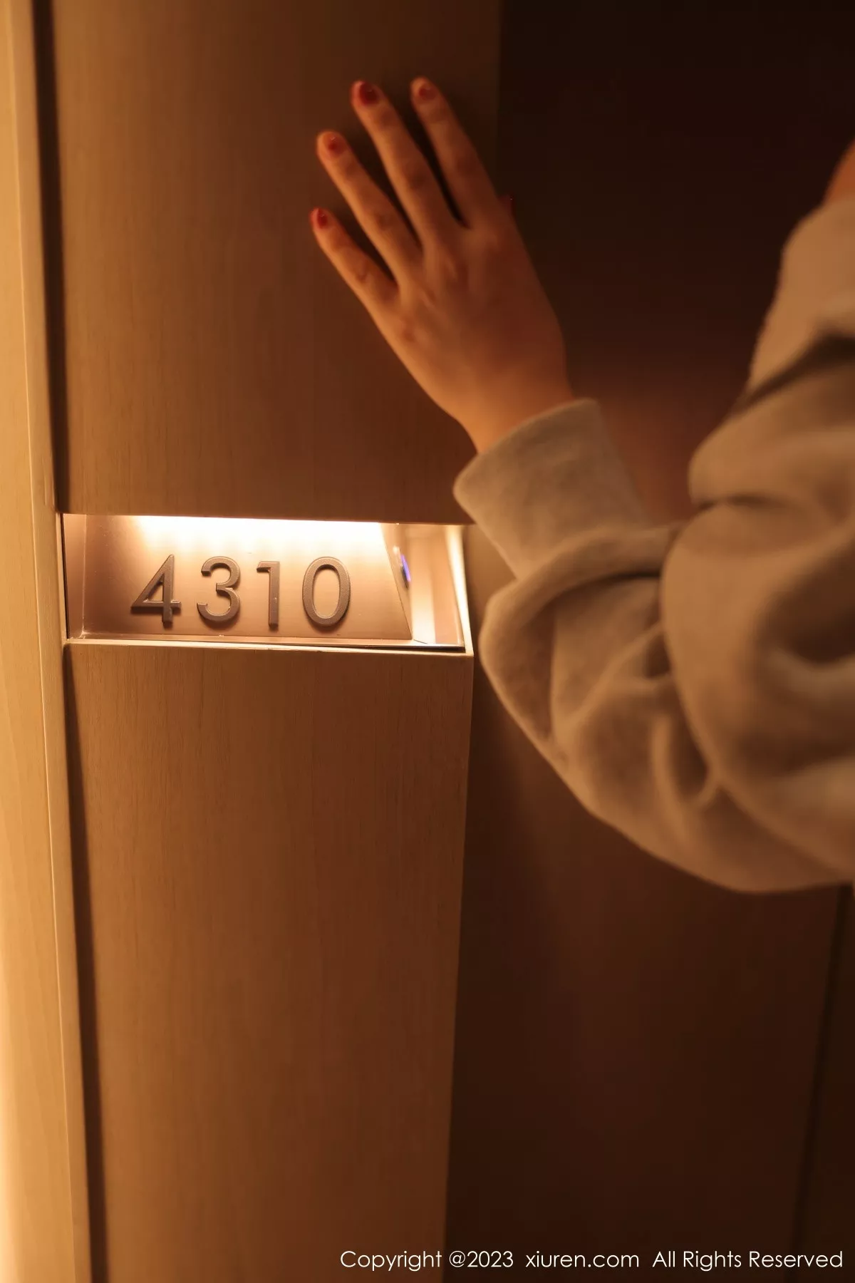 秀人集.com_[XiuRen秀人网]No.6155_模特豆瓣酱角色扮演性感黑色蕾丝内衣配超薄黑丝惹火诱惑写真87P