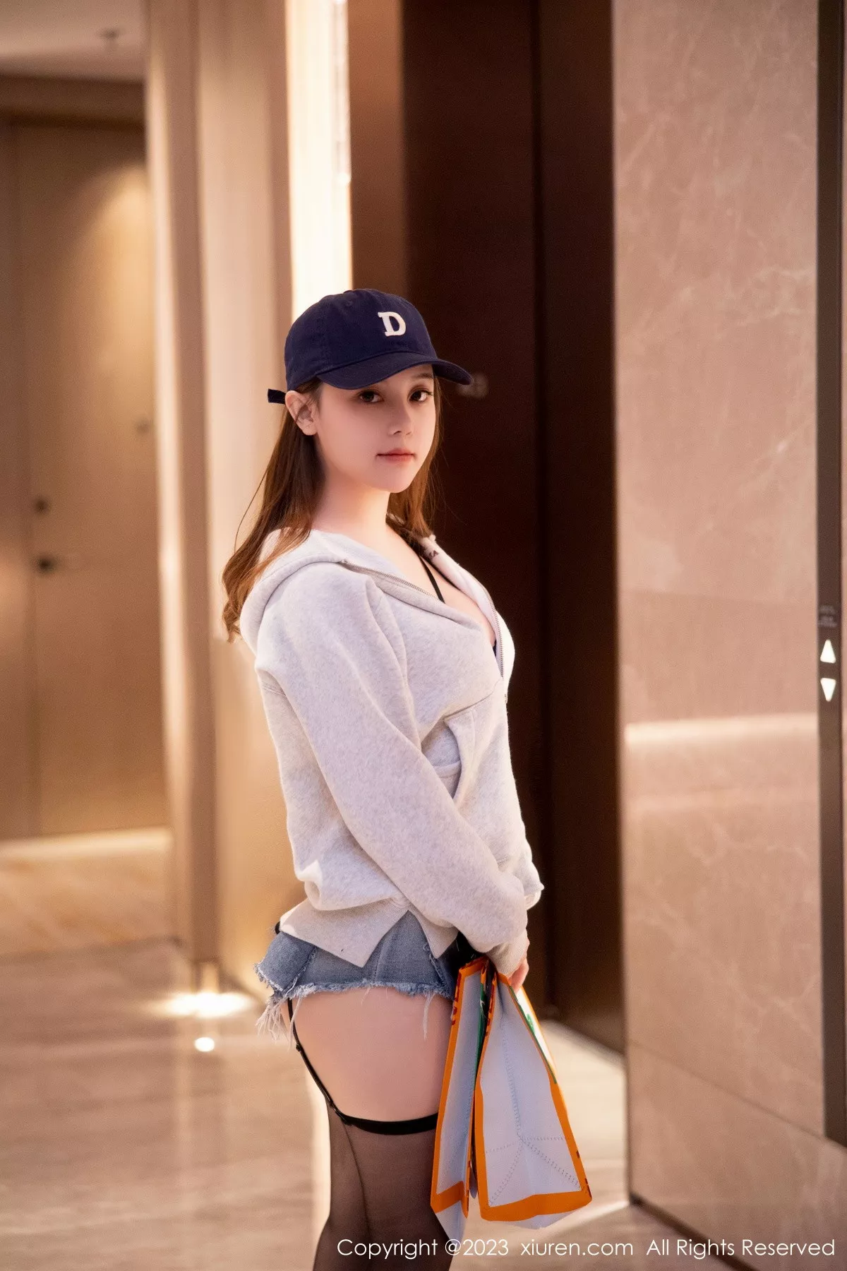 秀人集.com_[XiuRen秀人网]No.6155_模特豆瓣酱角色扮演性感黑色蕾丝内衣配超薄黑丝惹火诱惑写真87P