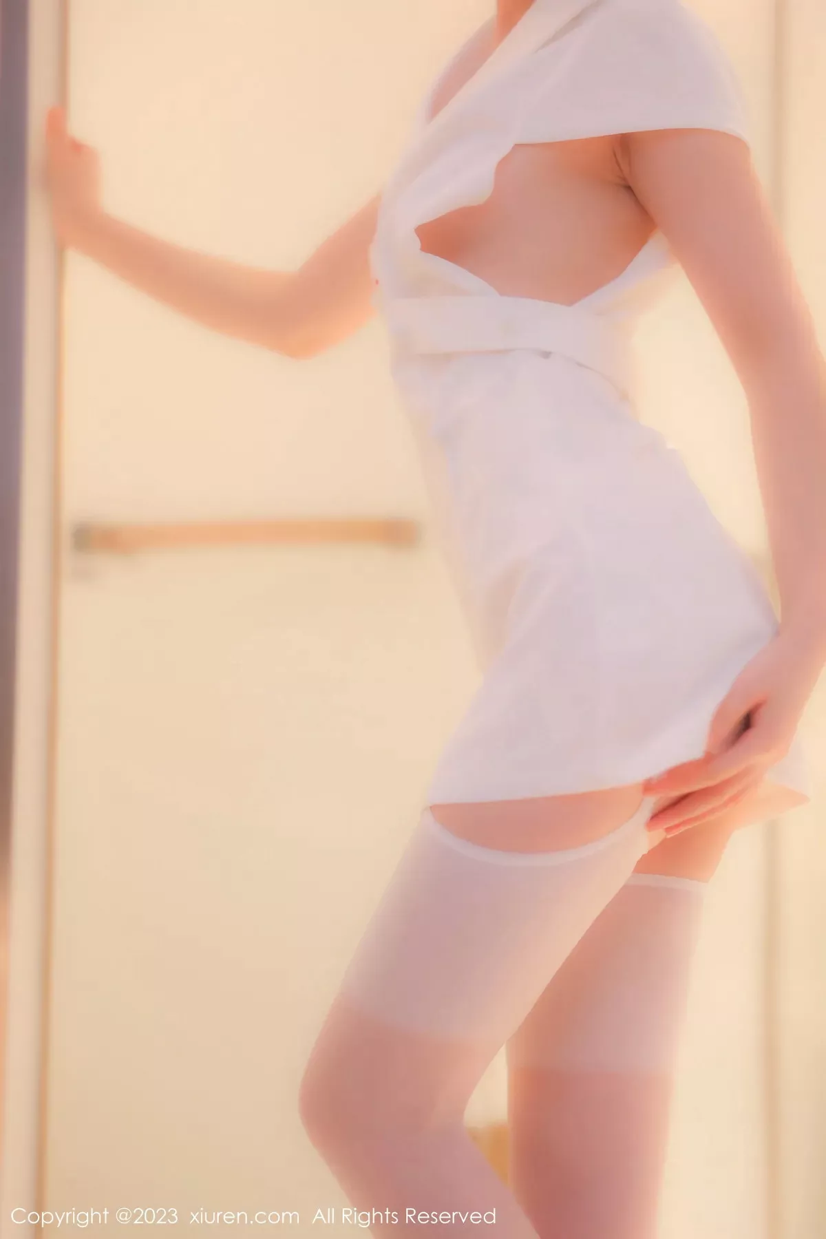 秀人集.com_[XiuRen秀人网]No.6221_模特婠婠么性感白色情趣护士服配白丝吊袜秀曼妙身姿绝美写真81P