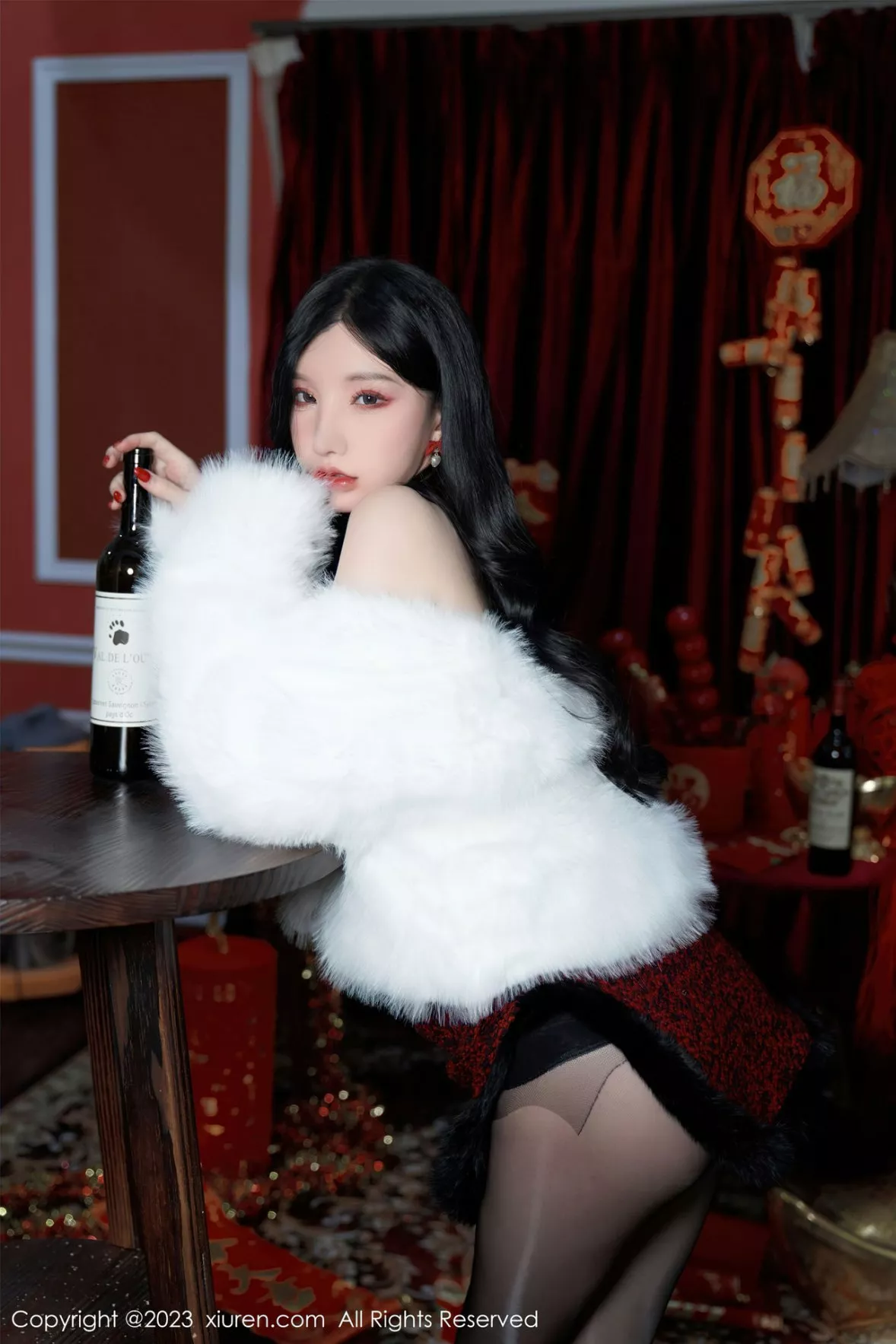 秀人集.com_[XiuRen秀人网]No.6174_女神周于希Sally新春主题低胸服饰配超薄黑丝秀完美身材诱惑写真85P