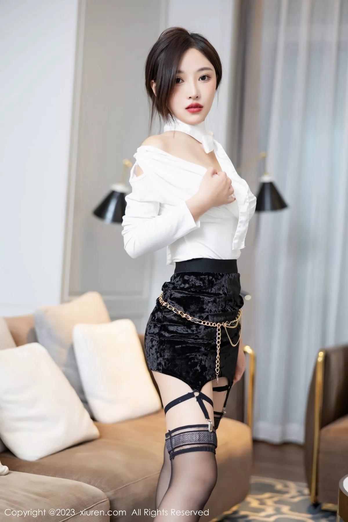 秀人集.com_[XiuRen秀人网]No.6378_新人模特妙可可Cheese白上衣配黑短裙秀丰腴身材完美诱惑写真86P