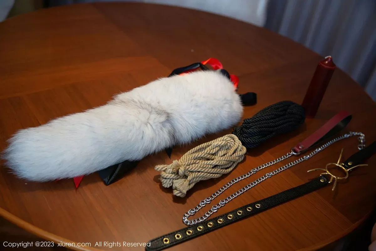 秀人集.com_[XiuRen秀人网]No.6890_模特是小逗逗性感猫咪造型黑色轻透内衣秀曼妙身姿迷人诱惑写真80P