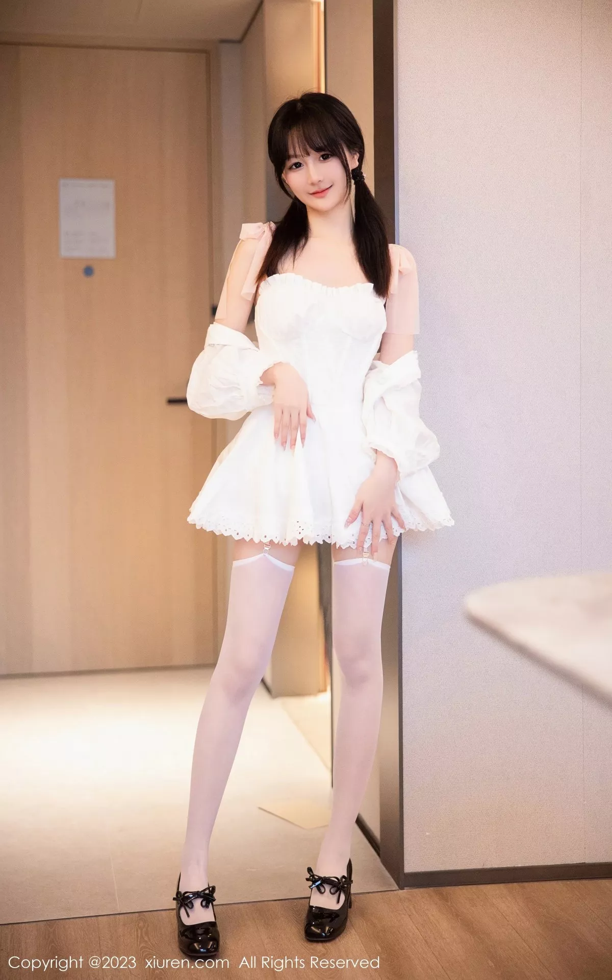 秀人集.com_[XiuRen秀人网]No.6933_模特幼幼白色连衣短裙露性感粉色情趣内衣秀完美身材诱惑写真83P