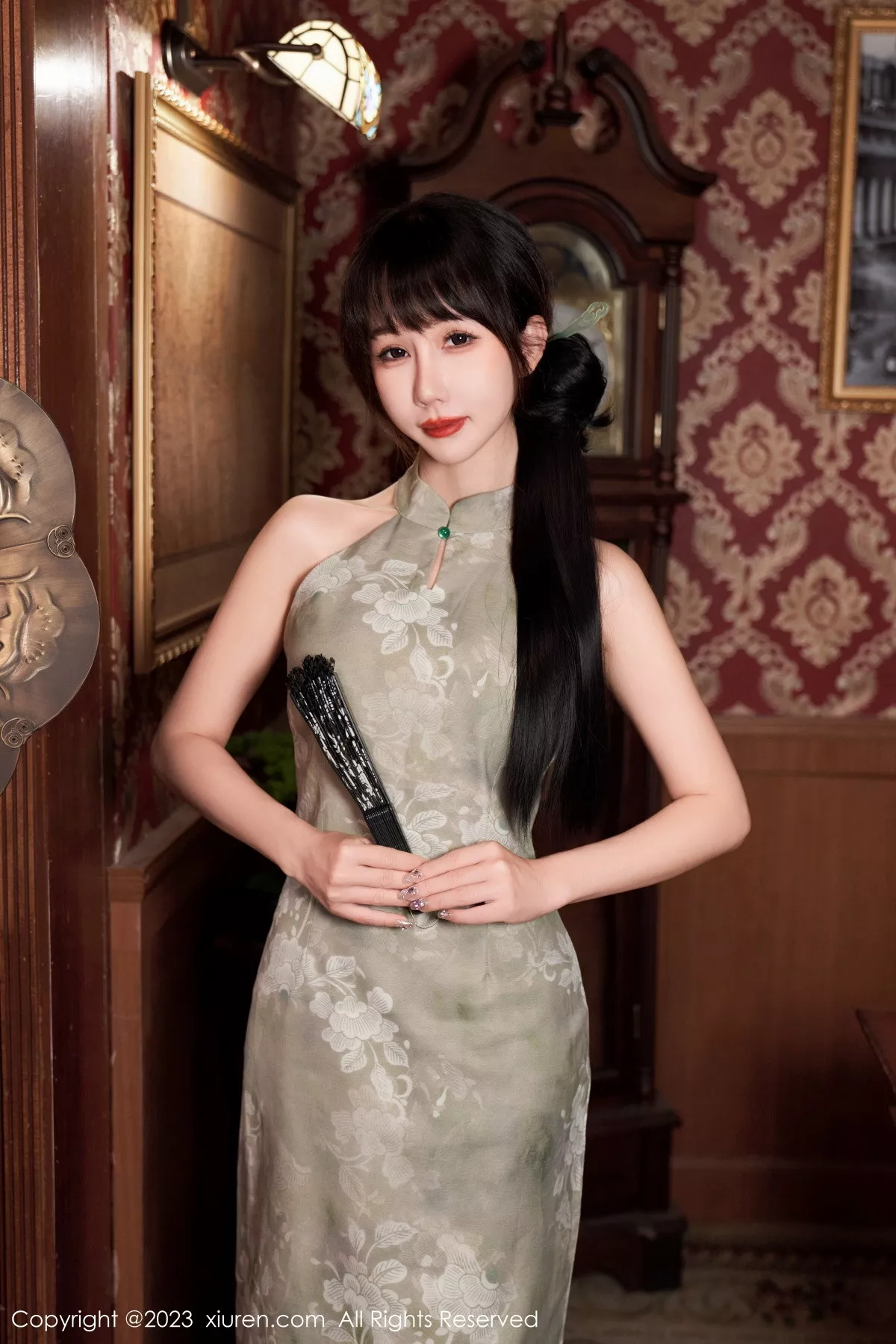 秀人集.com_[XiuRen秀人网]No.7337_模特波巧酱性感长旗袍配超薄肉丝秀凹凸曼妙身姿撩人诱惑写真90P