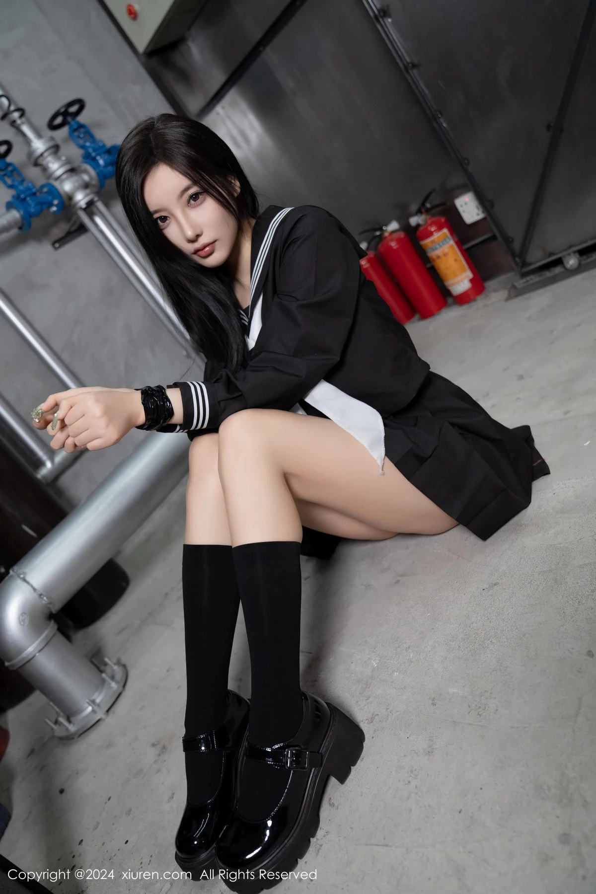 秀人集.com_[XiuRen秀人网]No.8080_女神杨晨晨Yome性感黑色制服露黄色内衣秀丰腴身材完美诱惑写真90P