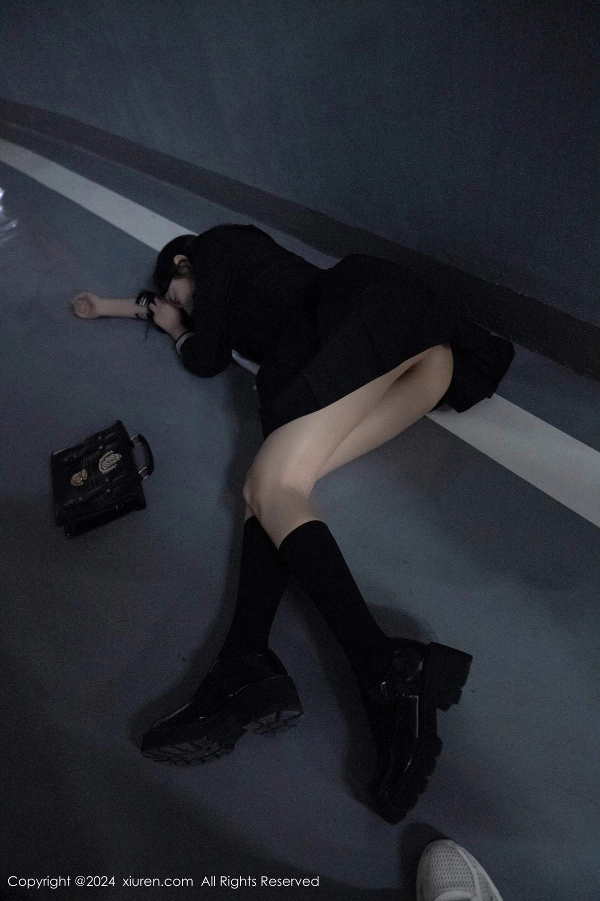 秀人集.com_[XiuRen秀人网]No.8080_女神杨晨晨Yome性感黑色制服露黄色内衣秀丰腴身材完美诱惑写真90P