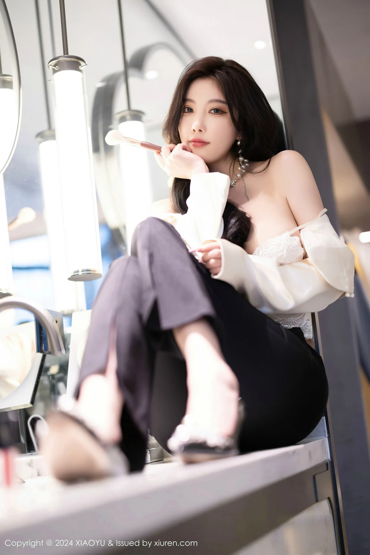 秀人集.com_[XiaoYu画语界]Vol.1233_女神杨晨晨Yome性感白色蕾丝内衣+黑色情趣内衣完美诱惑写真80P