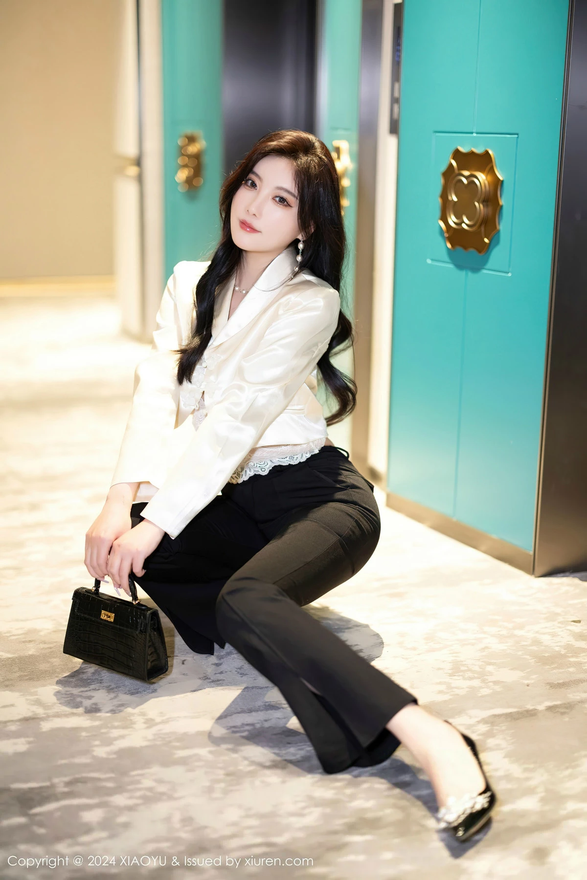 秀人集.com_[XiaoYu画语界]Vol.1233_女神杨晨晨Yome性感白色蕾丝内衣+黑色情趣内衣完美诱惑写真80P