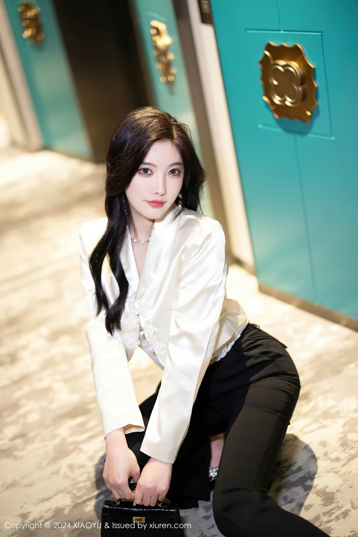 秀人集.com_[XiaoYu画语界]Vol.1233_女神杨晨晨Yome性感白色蕾丝内衣+黑色情趣内衣完美诱惑写真80P