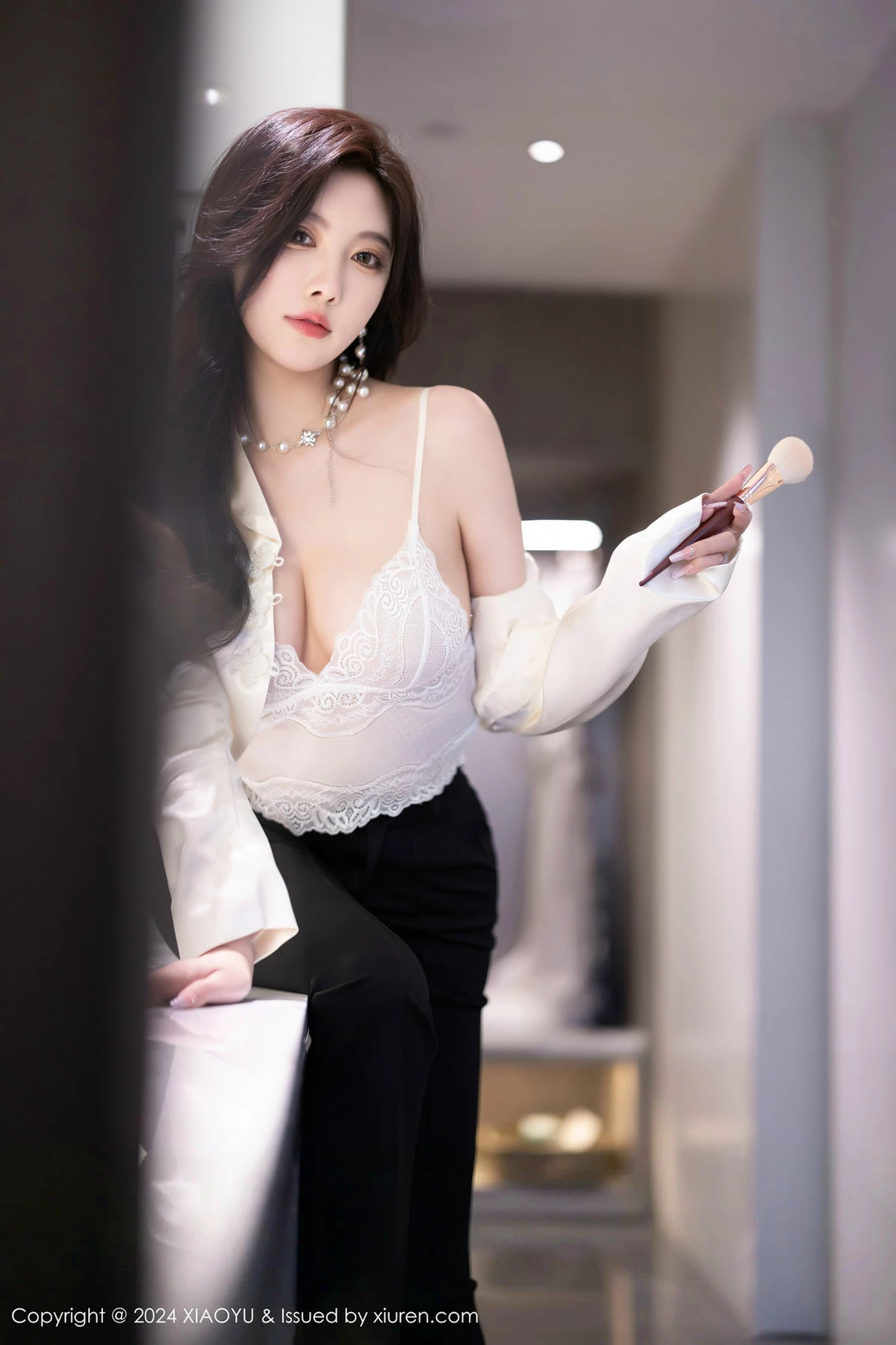 秀人集.com_[XiaoYu画语界]Vol.1233_女神杨晨晨Yome性感白色蕾丝内衣+黑色情趣内衣完美诱惑写真80P