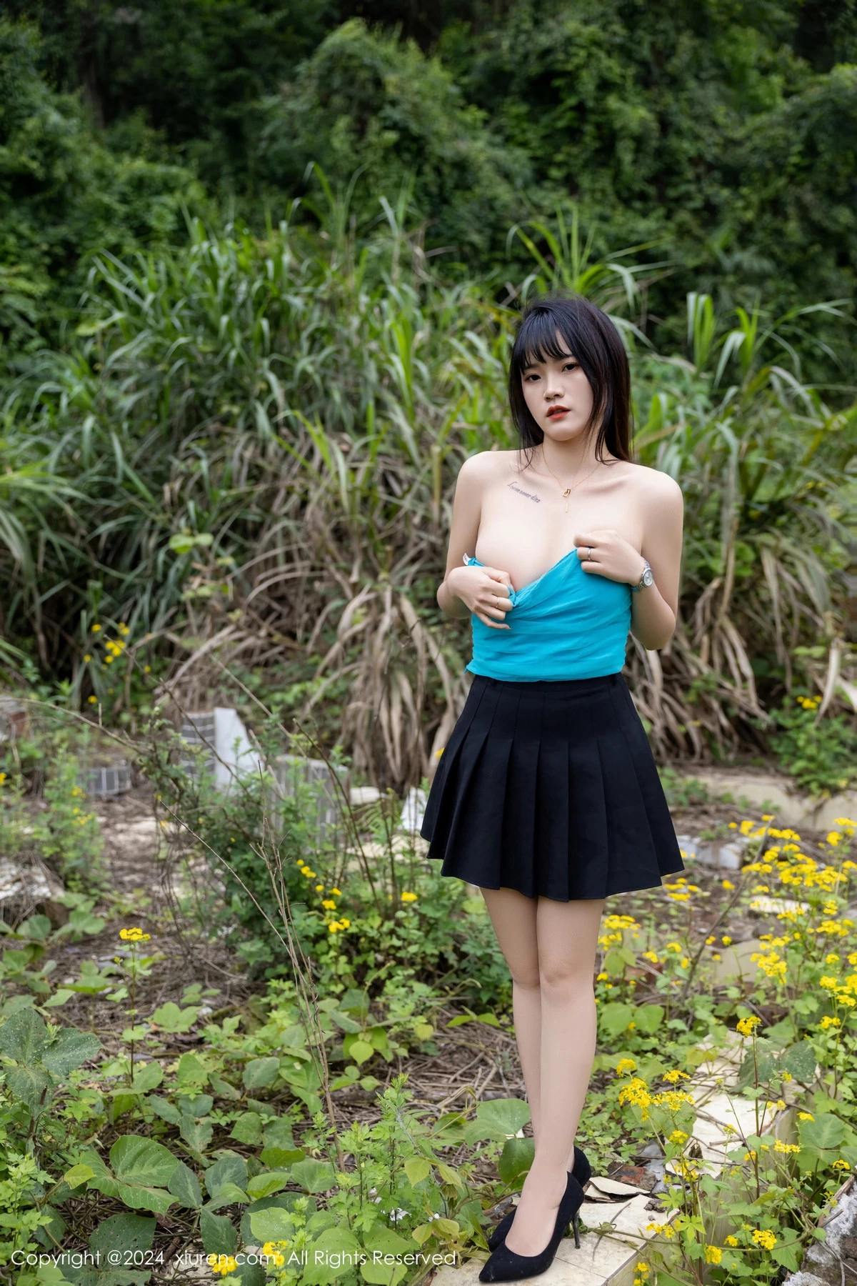 秀人集.com_[XiuRen秀人网]No.8586_模特唐安诺户外性感黑色百褶裙配黑色丝袜秀曼妙身姿迷人写真81P