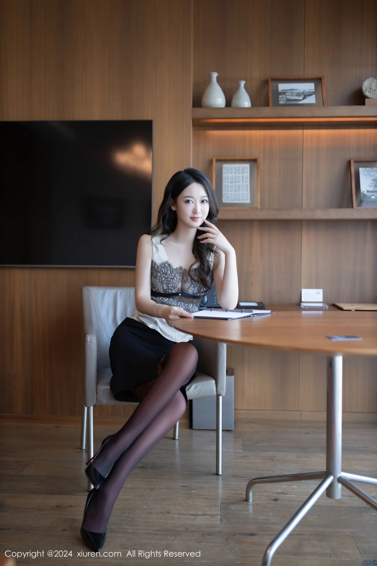 秀人集.com_[XiuRen秀人网]No.9231_模特唐安琪性感黑色短裙露双层红黑丝袜秀曼妙身姿撩人诱惑写真84P
