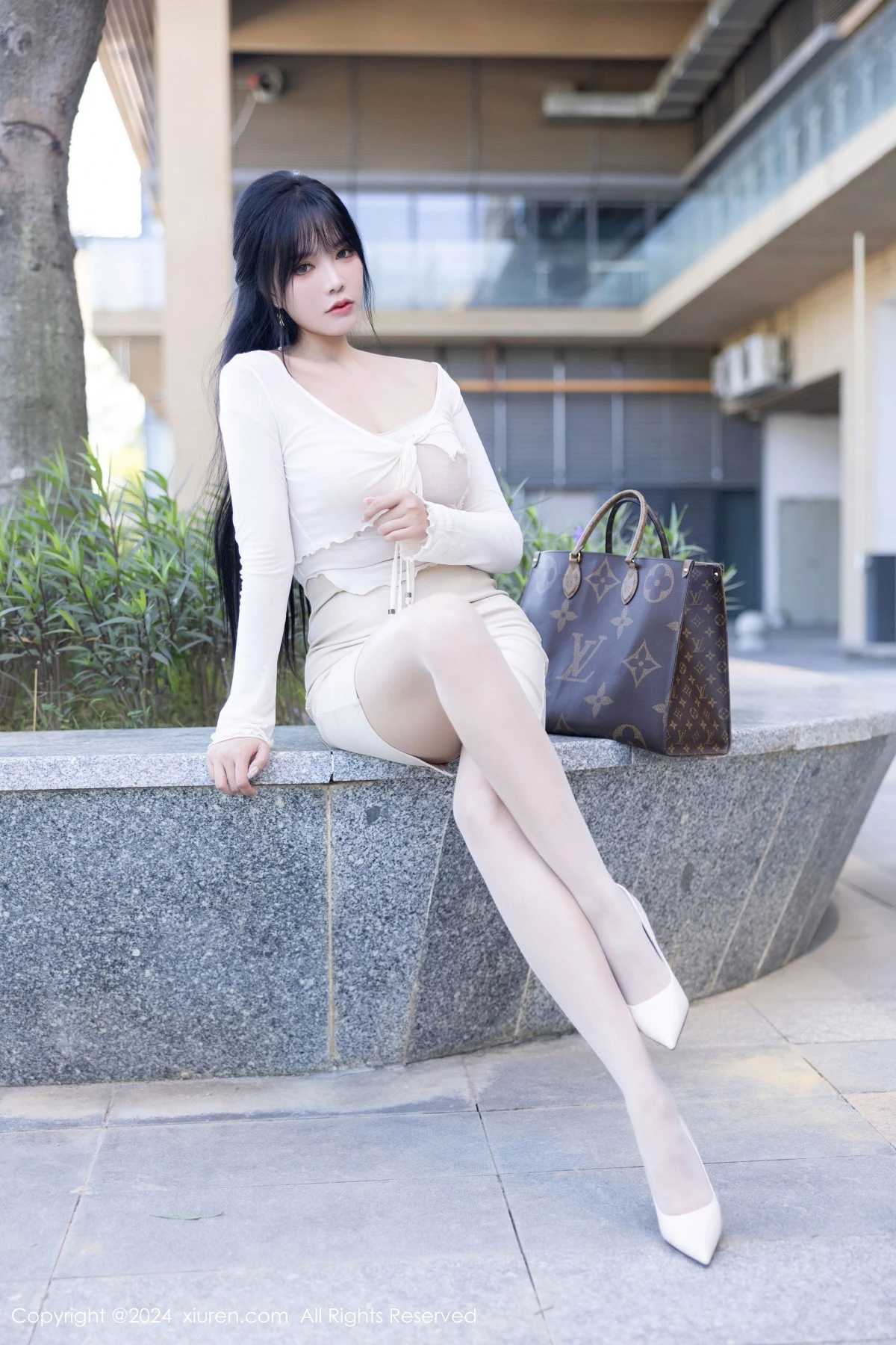 秀人集.com_[XiuRen秀人网]No.9320_模特娜比性感白色连衣短裙配超薄白丝秀凹凸身材完美诱惑写真82P