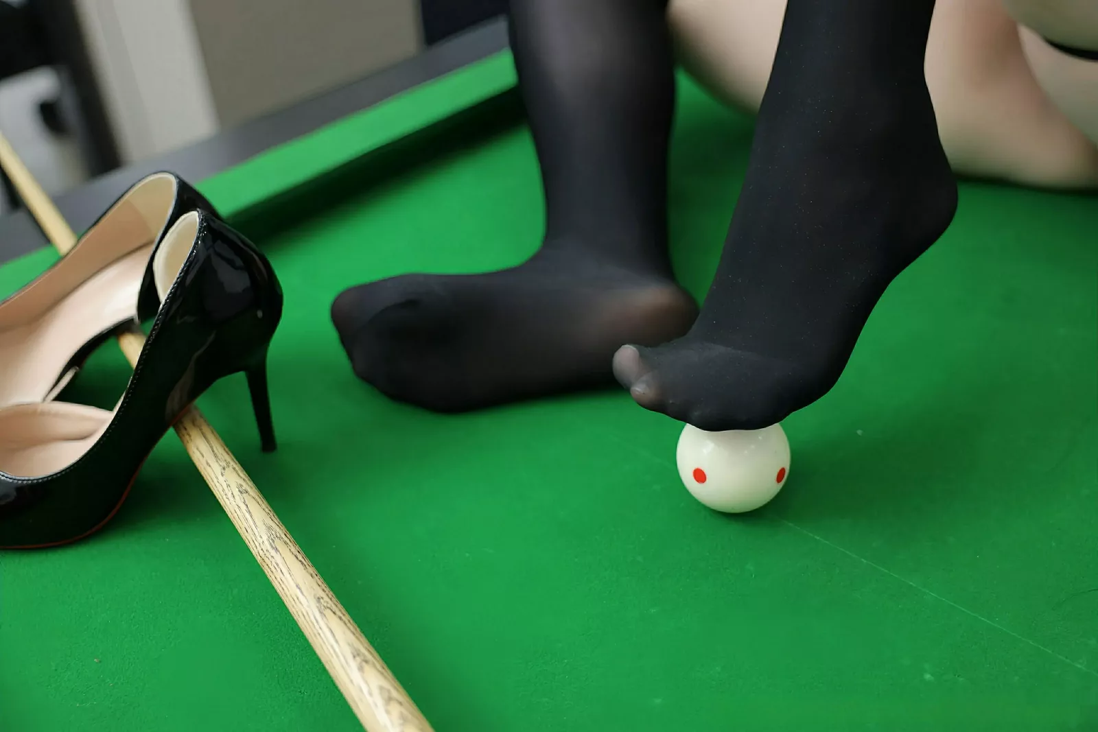 秀人集.com_[XiuRen秀人网]No.10572_新人模特李沁恩lrene性感黑色情趣内衣配黑丝吊袜秀美腿诱惑写真80P