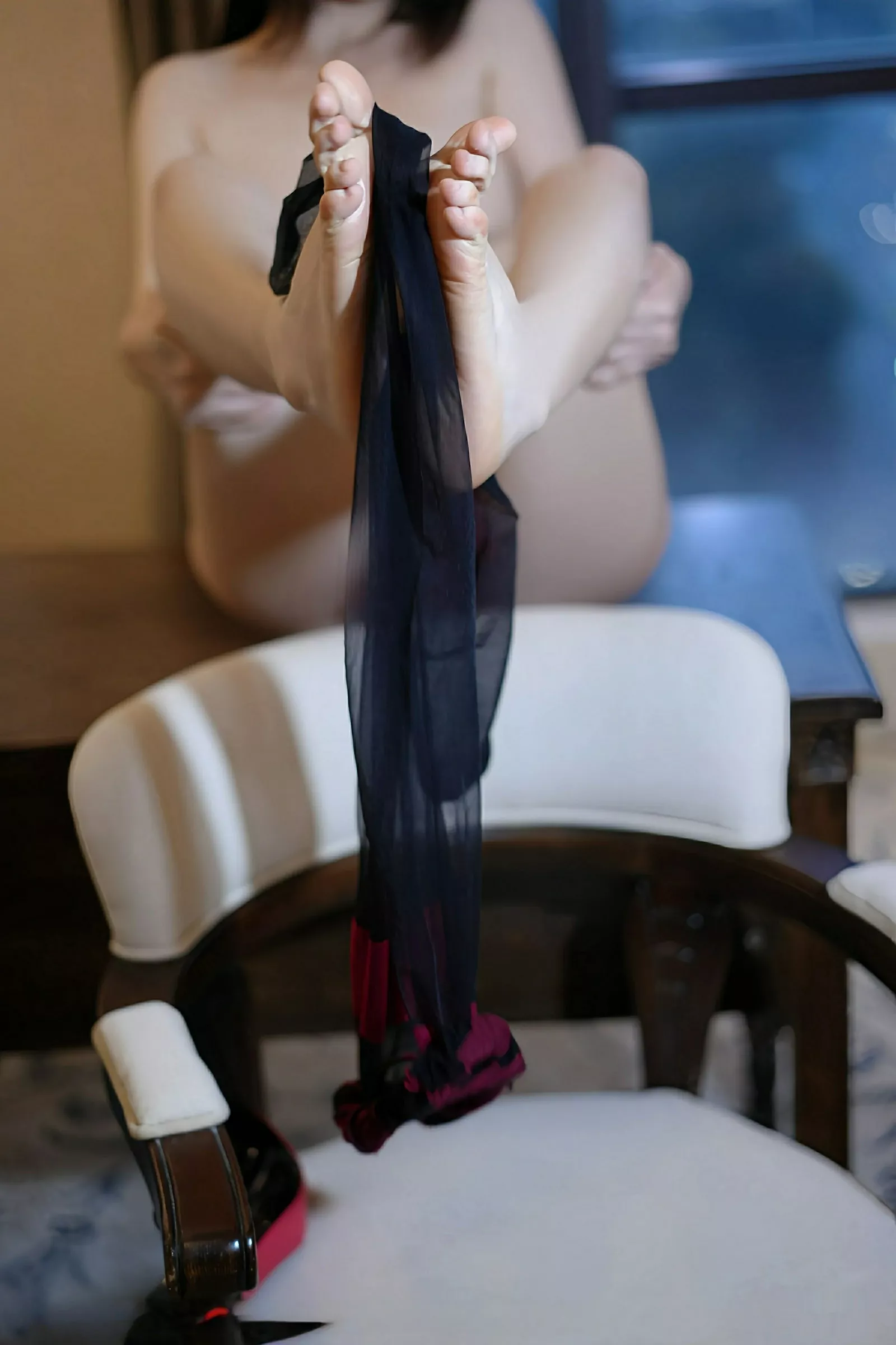 秀人集.com_[YouMi尤蜜荟]Vol.1152_模特凯竹Quinn性感红色连衣短裙配黑丝吊袜秀丰腴身姿诱惑写真59P