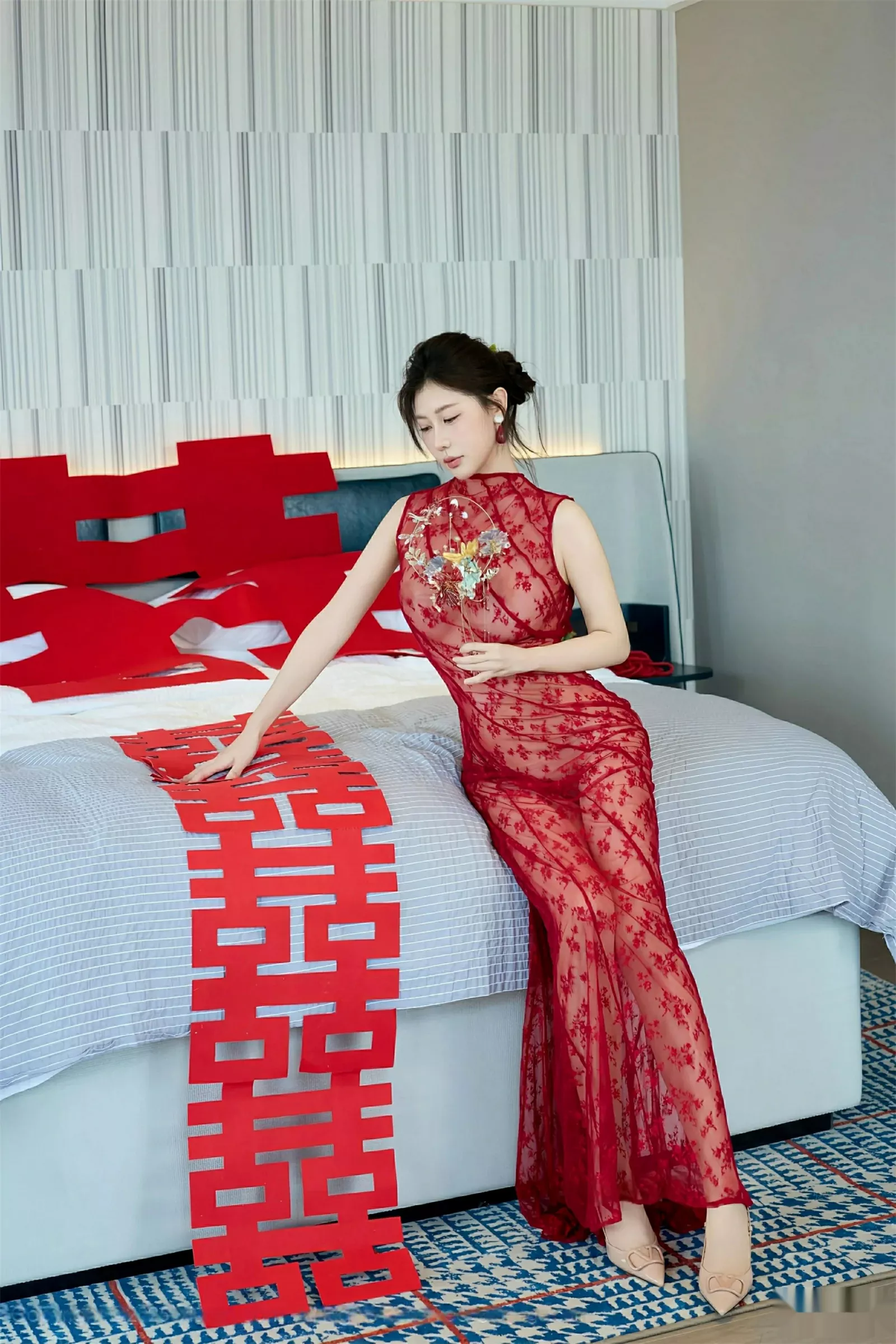 秀人集.com_[XiuRen秀人网]No.10578_模特尹甜甜性感红色新娘晨袍配肉色丝袜秀完美身材迷人诱惑写真69P