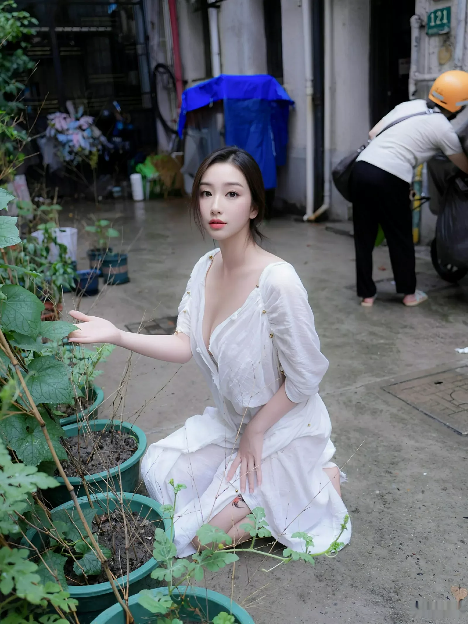 秀人集.com_[XiuRen秀人网]No.10603_模特楠芝性感白色长袍半脱露白色丁字裤秀惹火身材撩人诱惑写真77P