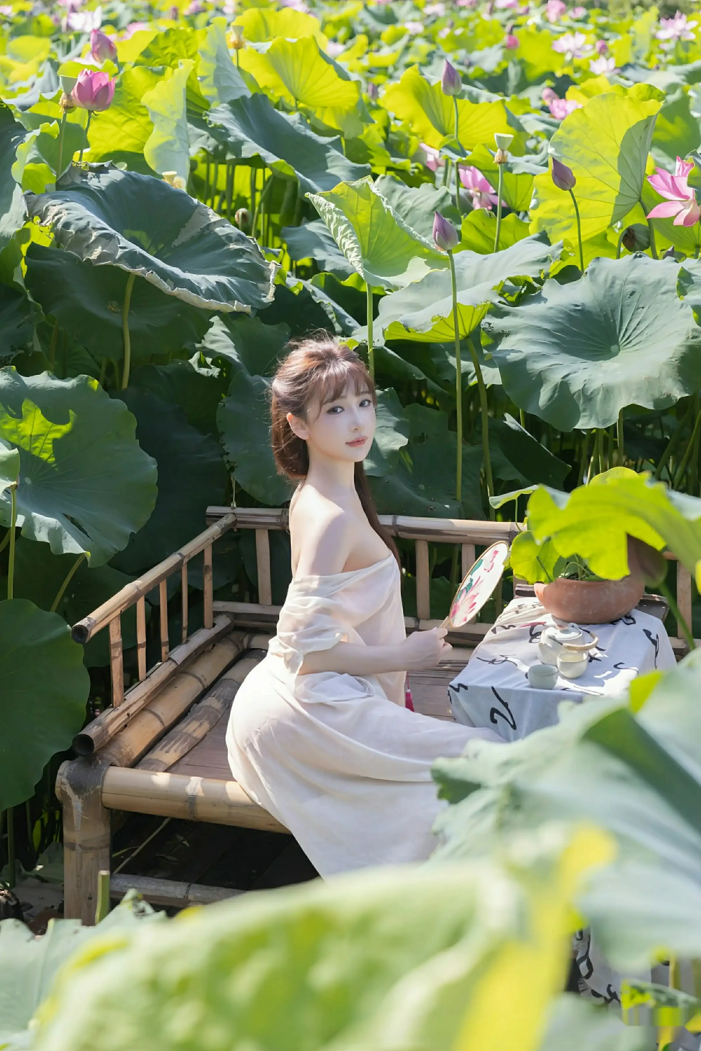 秀人集.com_[XiuRen秀人网]No.10630_模特陆萱萱户外性感浅色薄纱服饰配超薄肉丝秀柔美身姿诱惑写真76P