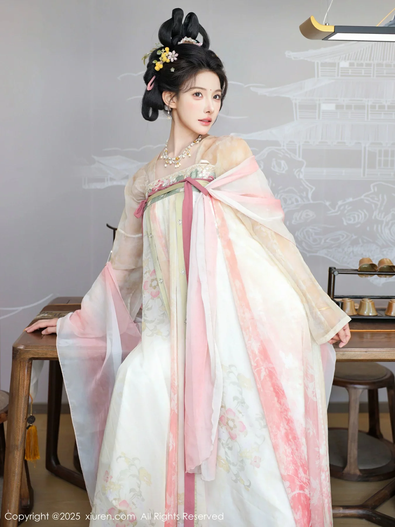 秀人集.com_[XiuRen秀人网]No.10645_模特梨霜儿古典主题性感浅色古装服饰秀丰腴身材迷人美腿写真82P