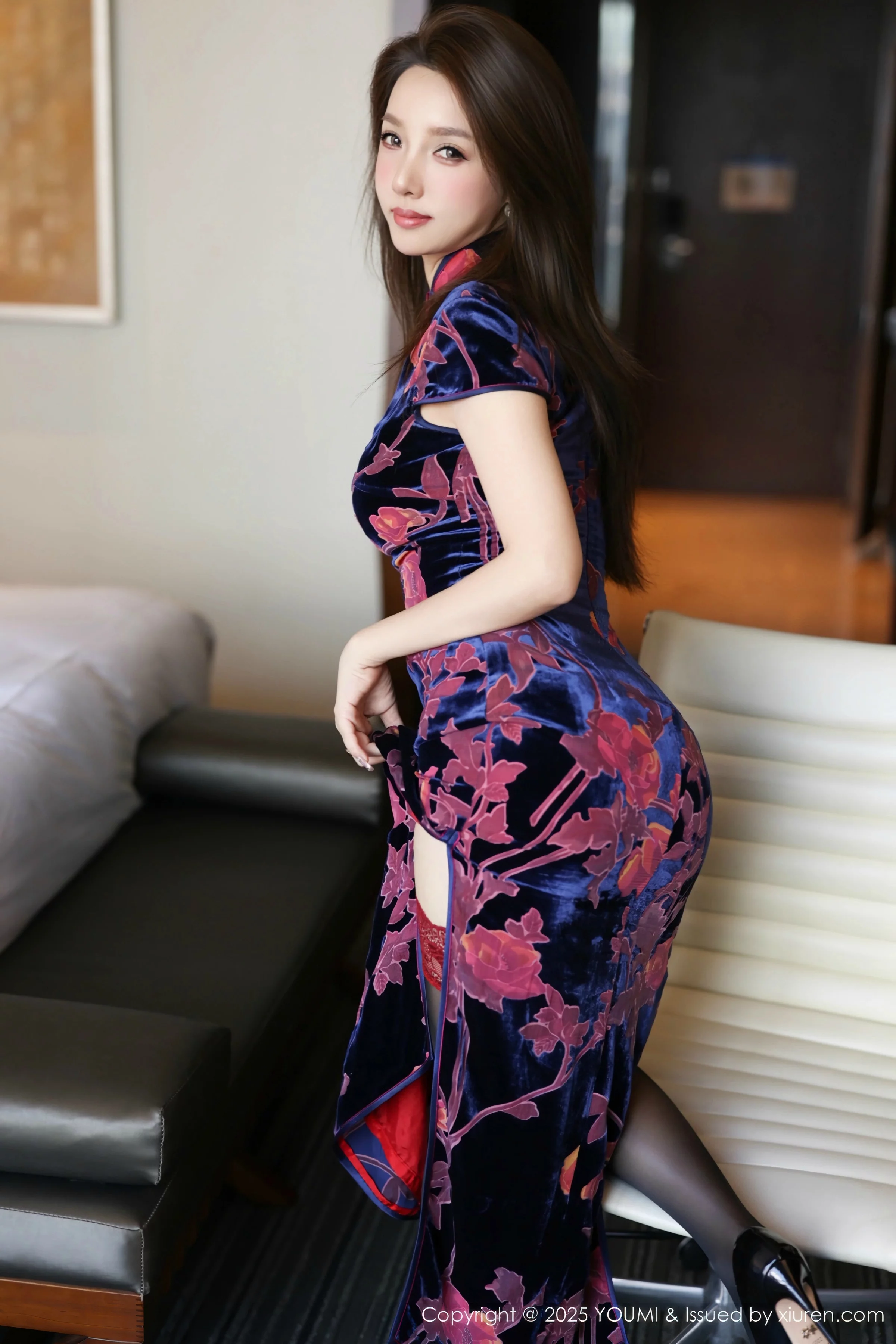 秀人集.com_[YouMi尤蜜荟]Vol.1158_模特桃桃·夭夭twins性感花色旗袍配黑色丝袜秀曼妙身姿诱惑写真82P