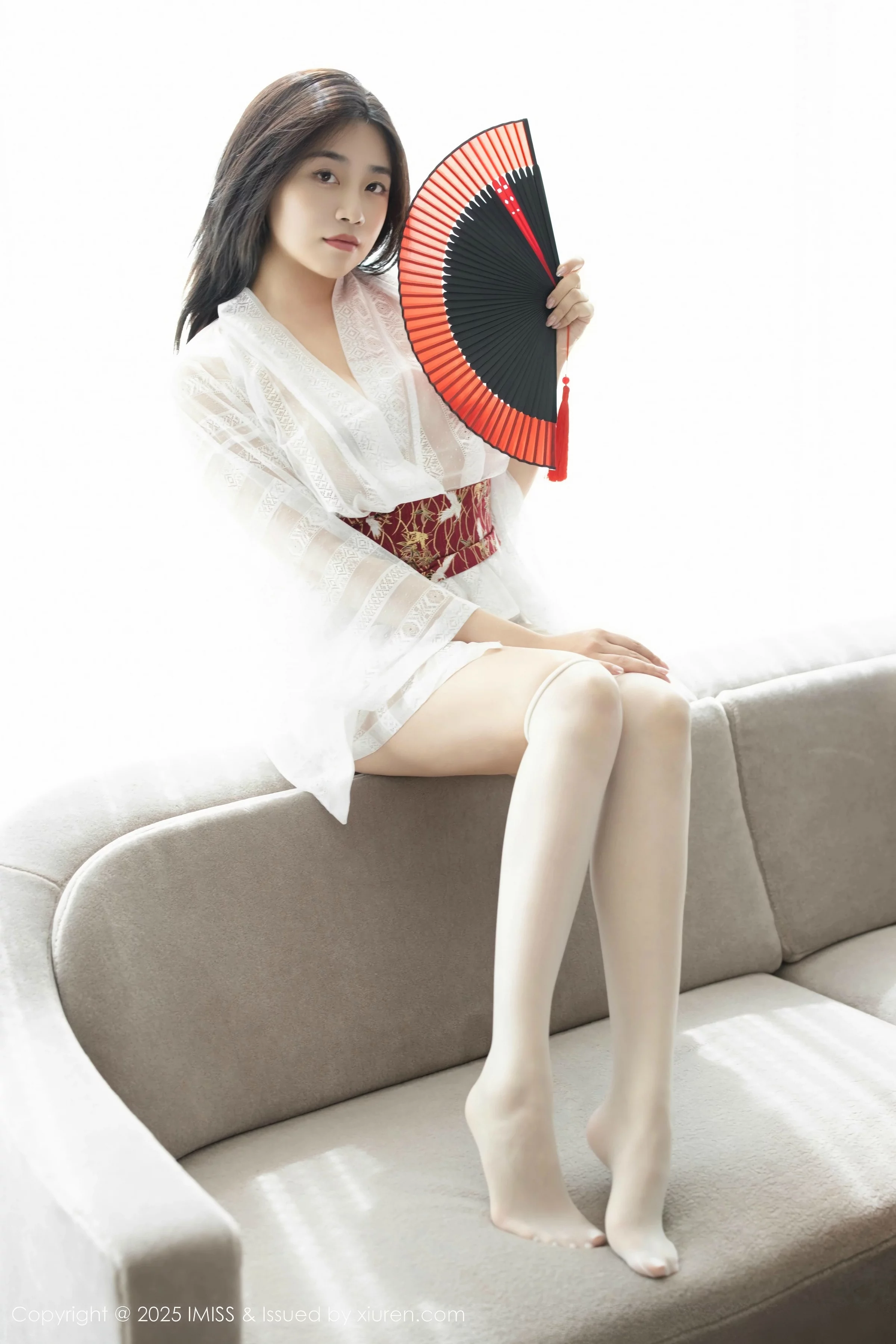 秀人集.com_[IMISS爱蜜社]Vol.798_女神许诺Sabrina性感轻透上衣配白色丝袜秀完美身材诱惑写真59P