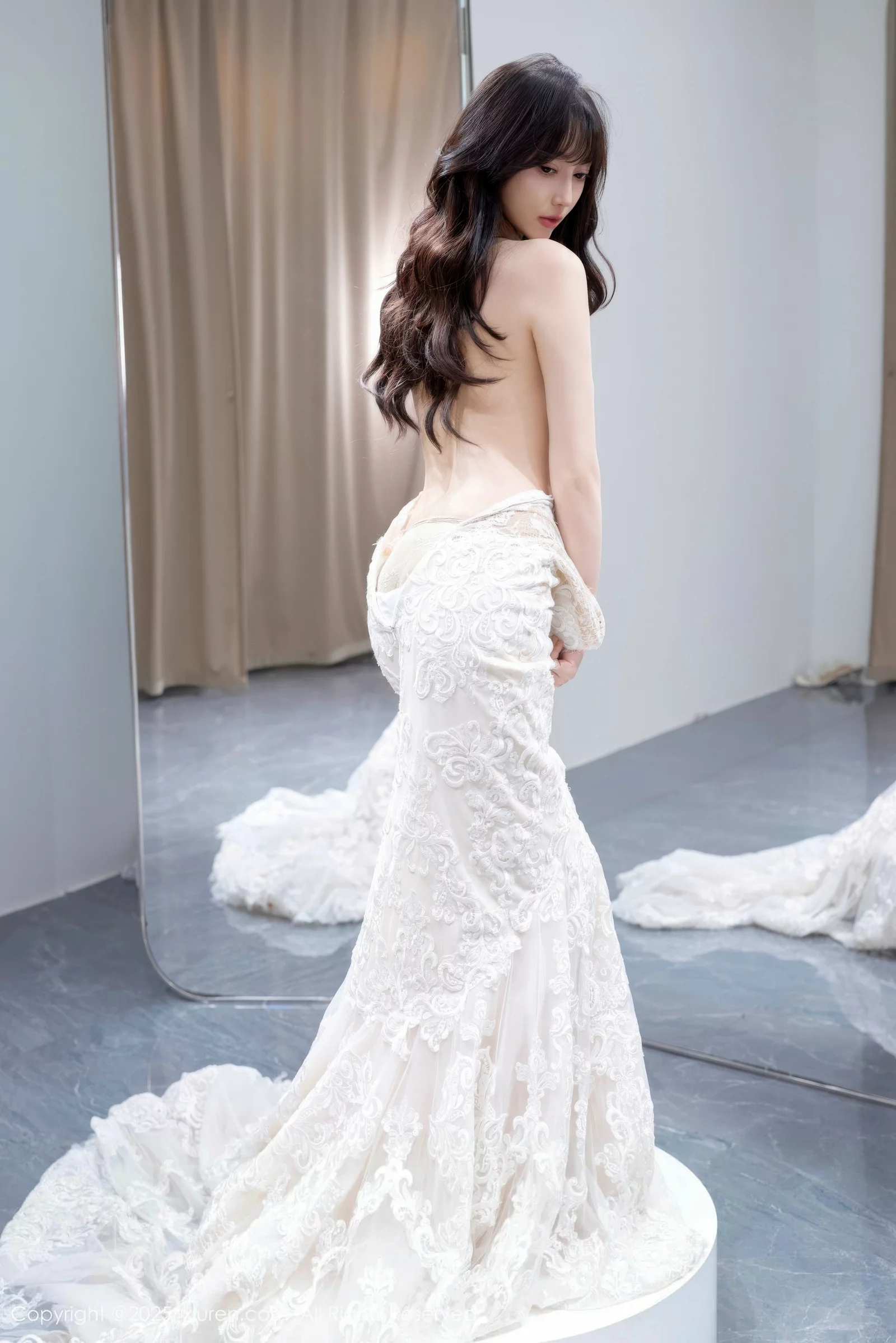 秀人集.com_[XiuRen秀人网]No.10663_模特玥儿玥er私房性感白色婚纱礼裙秀完美身材迷人诱惑写真58P