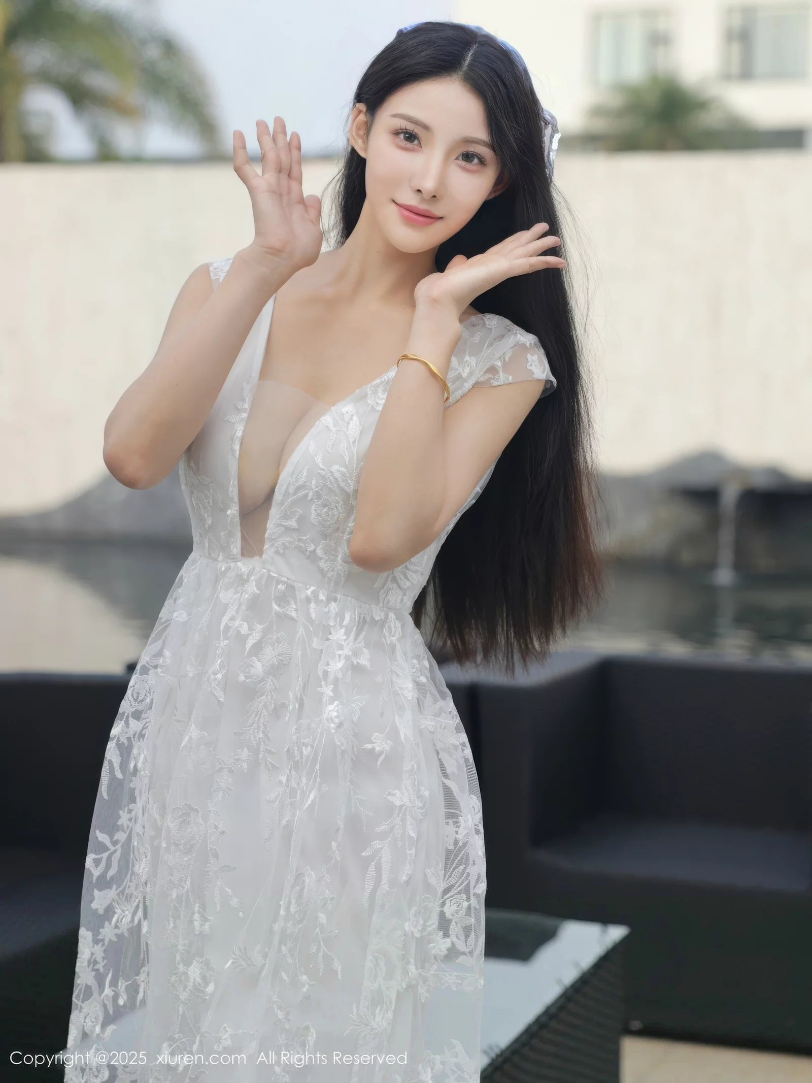 秀人集.com_[XiuRen秀人网]No.10661_模特梨霜儿性感低胸白色婚纱配白色丝袜秀丰腴身材完美诱惑写真82P