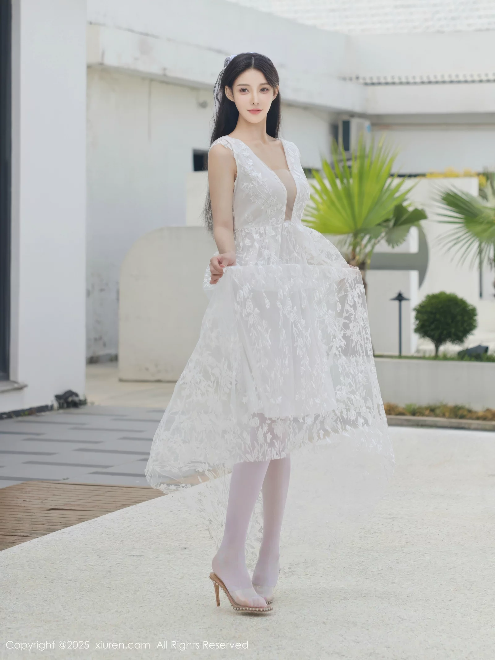 秀人集.com_[XiuRen秀人网]No.10661_模特梨霜儿性感低胸白色婚纱配白色丝袜秀丰腴身材完美诱惑写真82P