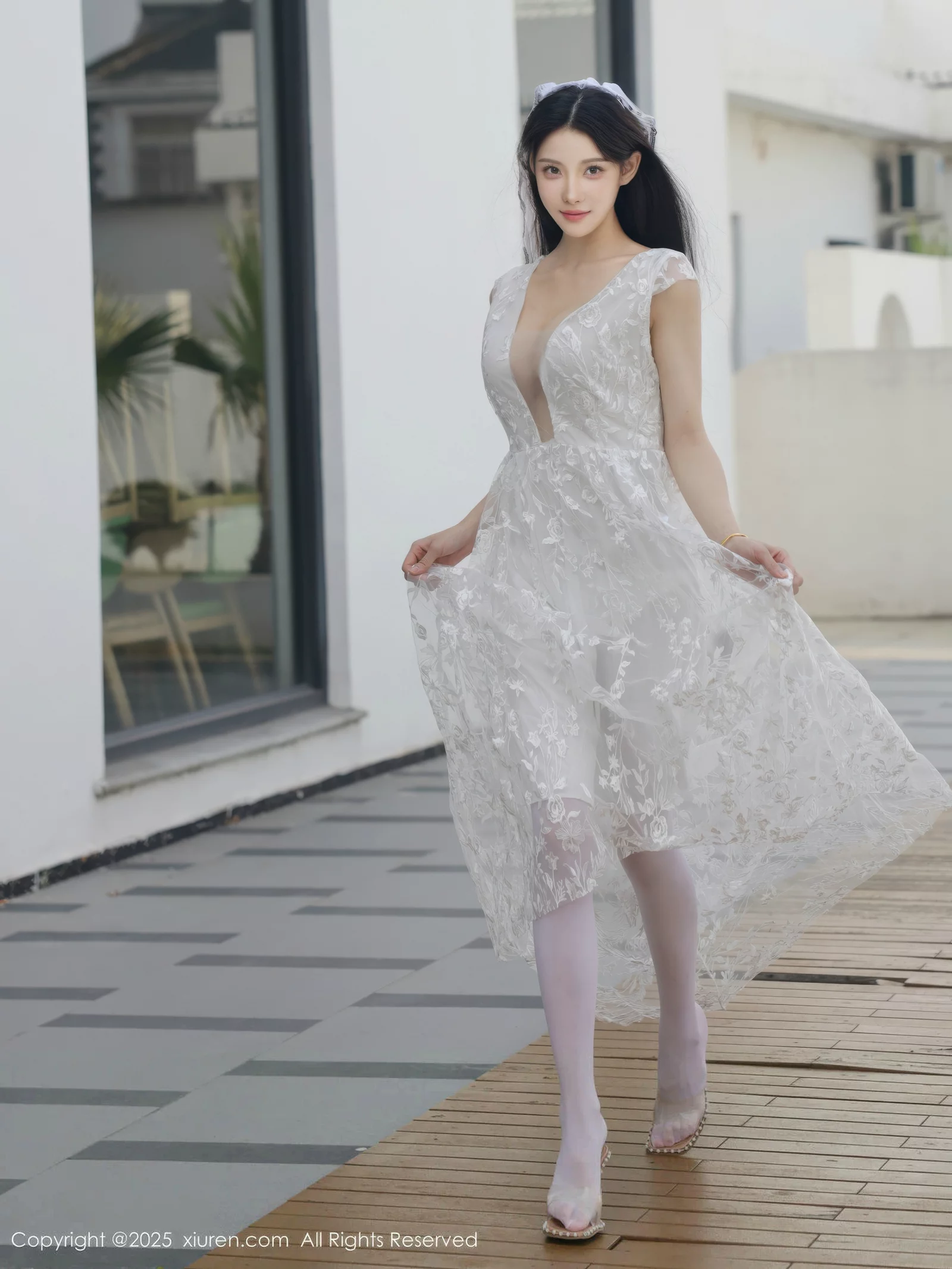 秀人集.com_[XiuRen秀人网]No.10661_模特梨霜儿性感低胸白色婚纱配白色丝袜秀丰腴身材完美诱惑写真82P