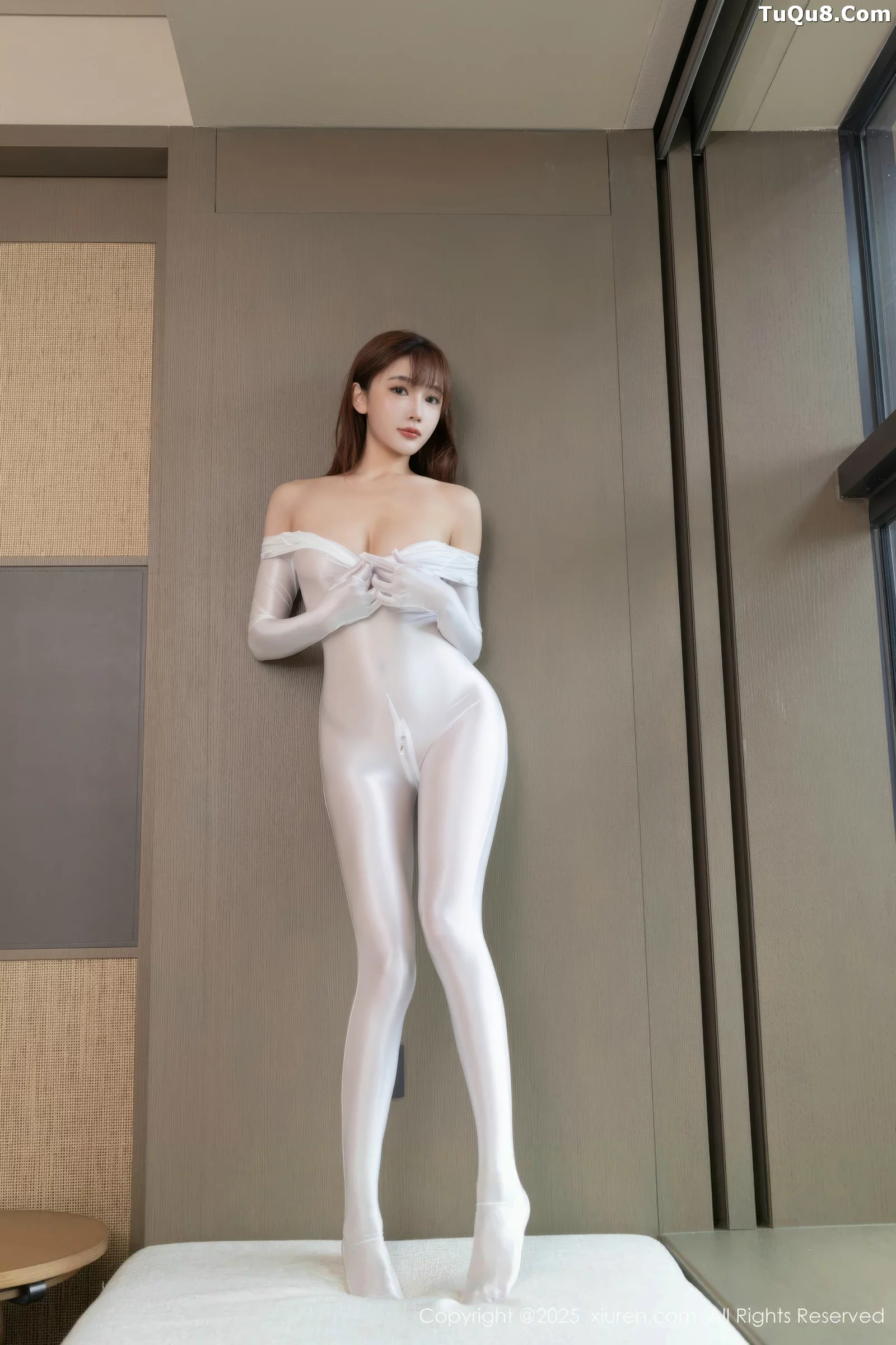 秀人集.com_[XiuRen秀人网]No.10704_模特陆萱萱性感白色情趣旗袍露白色连体衣秀完美身材诱惑写真80P