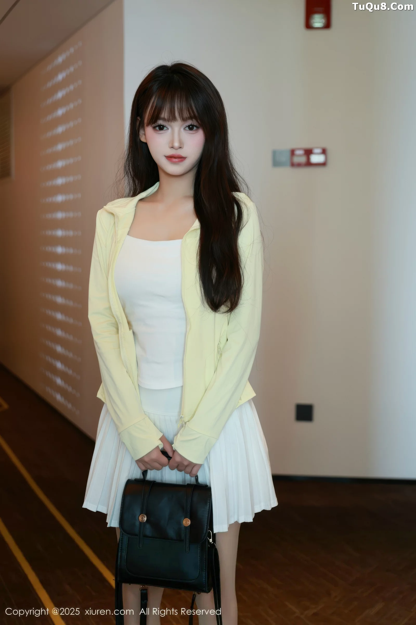 秀人集.com_[XiuRen秀人网]No.10702_模特糯咪性感白色低胸连衣短裙配白色丝袜秀完美身材诱惑写真82P