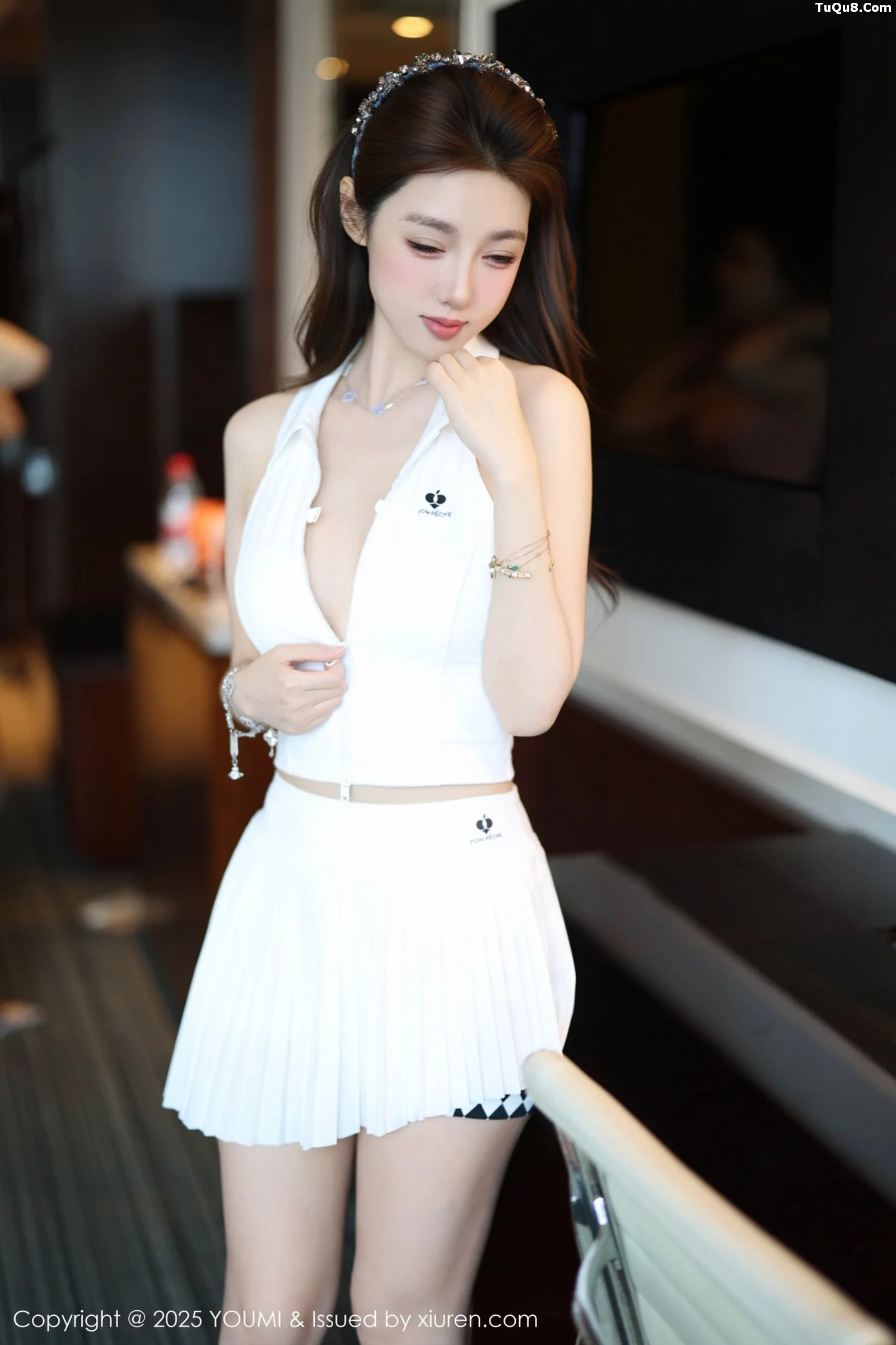 秀人集.com_[YouMi尤蜜荟]Vol.1165_模特桃桃·夭夭twins性感姐妹花白色分体短裙秀完美身材诱惑写真70P