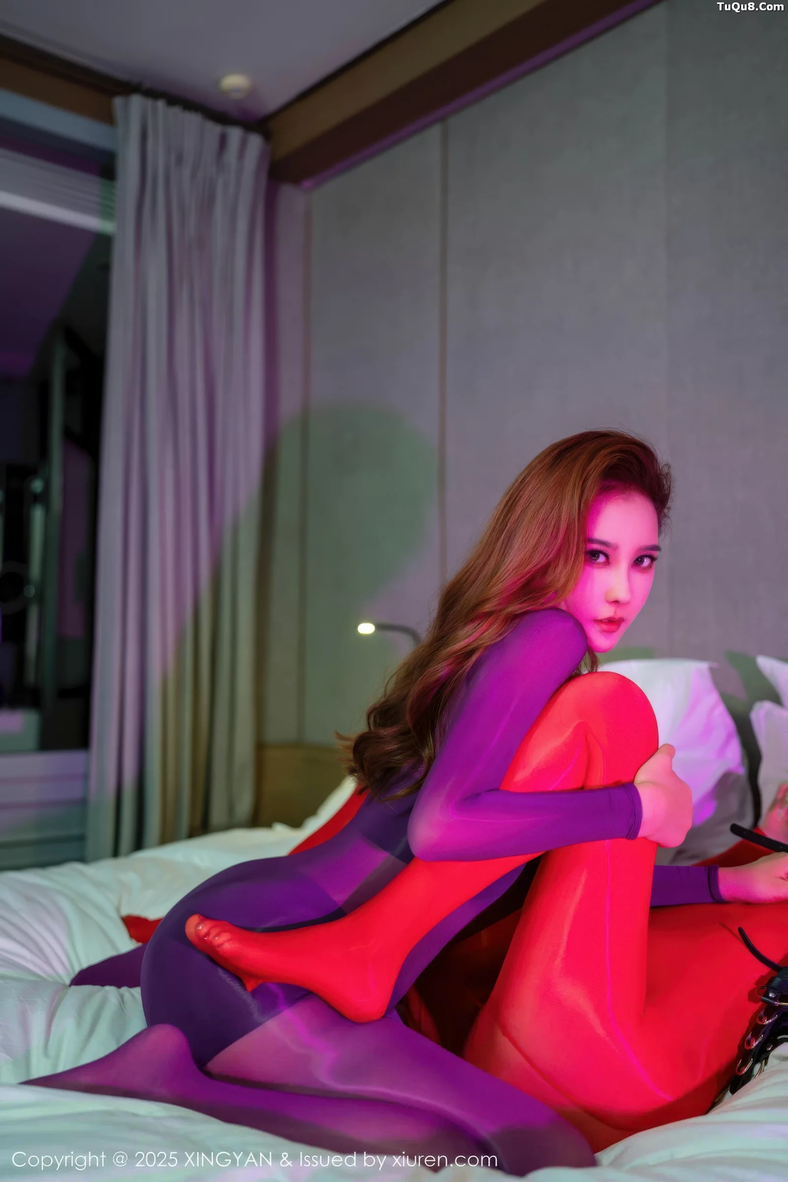 秀人集.com_[XINGYAN星颜社]VOL.395_模特李丽莎性感姐妹花红色薄透连体丝袜秀丰腴身姿诱惑写真65P