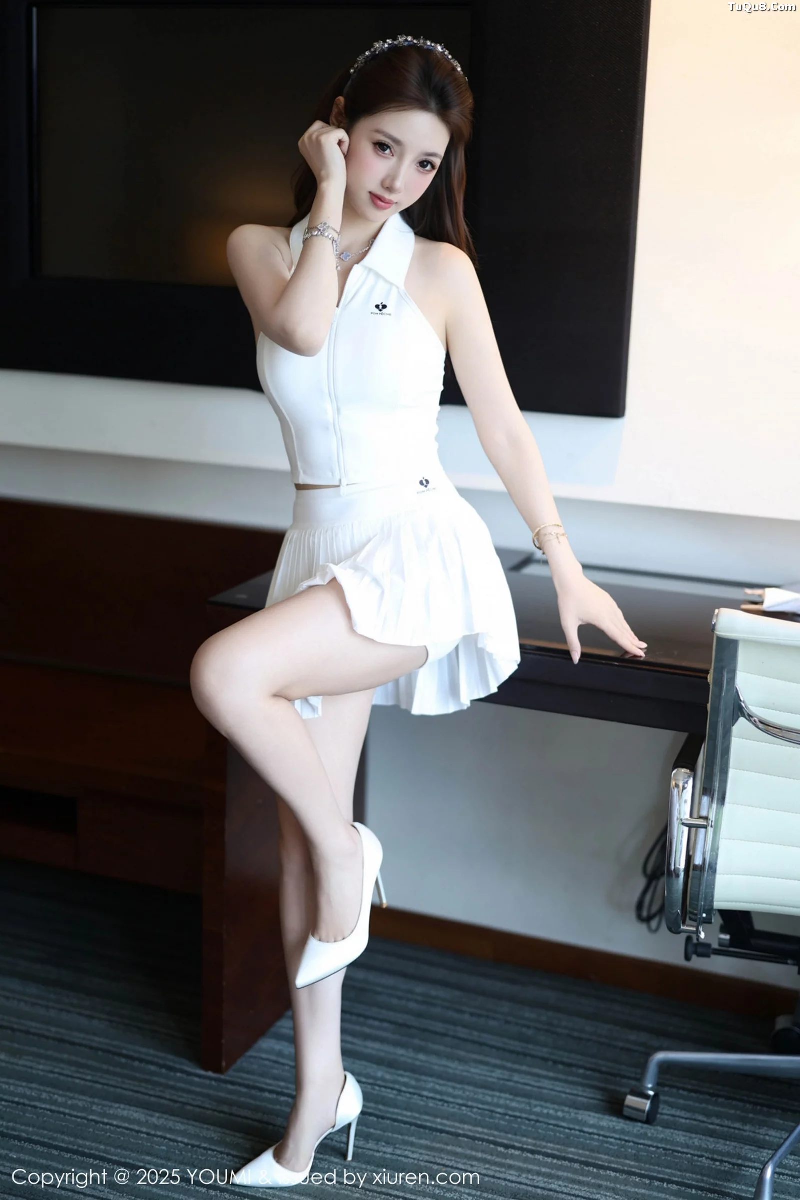 秀人集.com_[YouMi尤蜜荟]Vol.1165_模特桃桃·夭夭twins性感姐妹花白色分体短裙秀完美身材诱惑写真70P