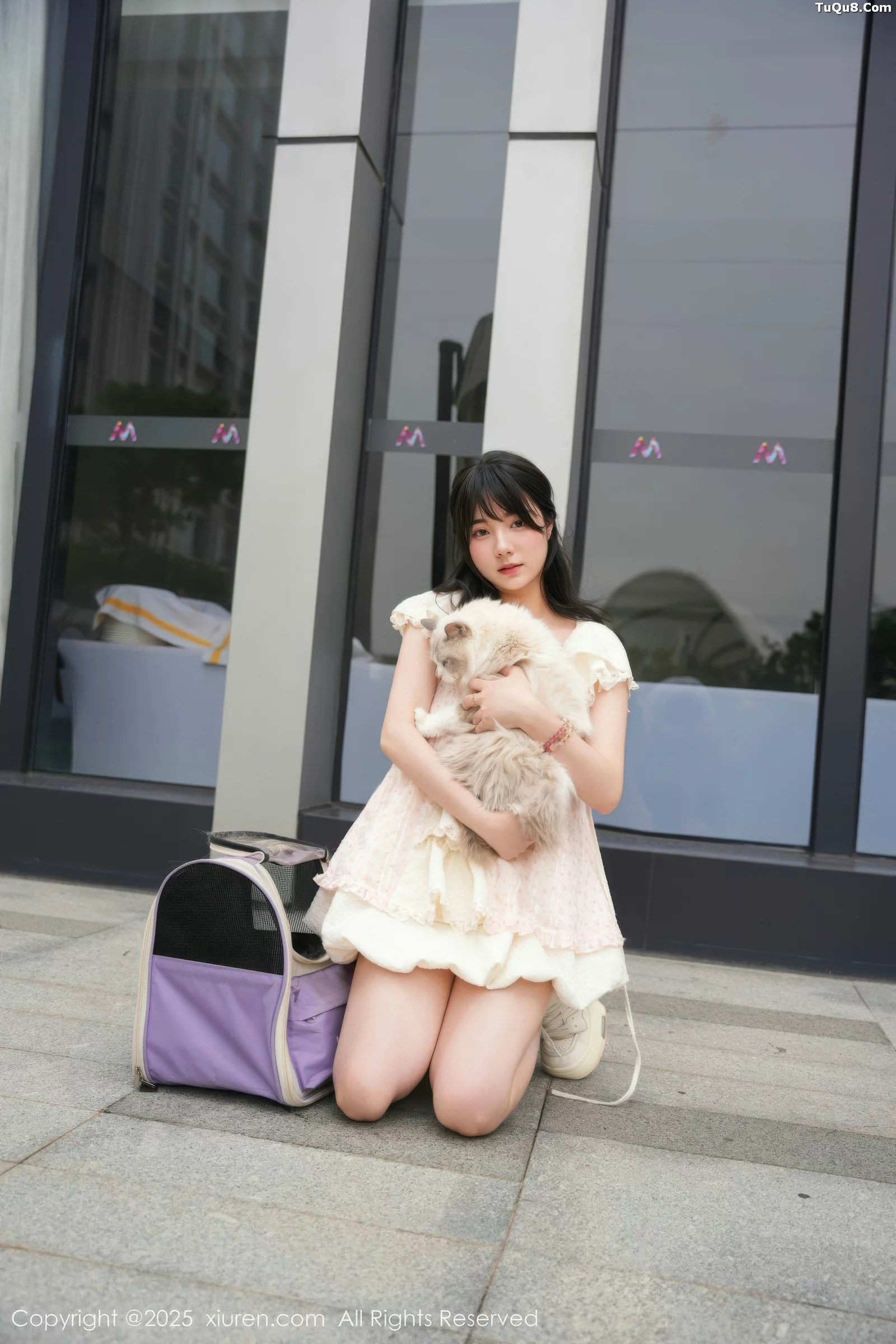 秀人集.com_[XiuRen秀人网]No.10734_模特软情性感浅色连衣短裙配白色腿袜秀翘臀模特撩人诱惑写真75P