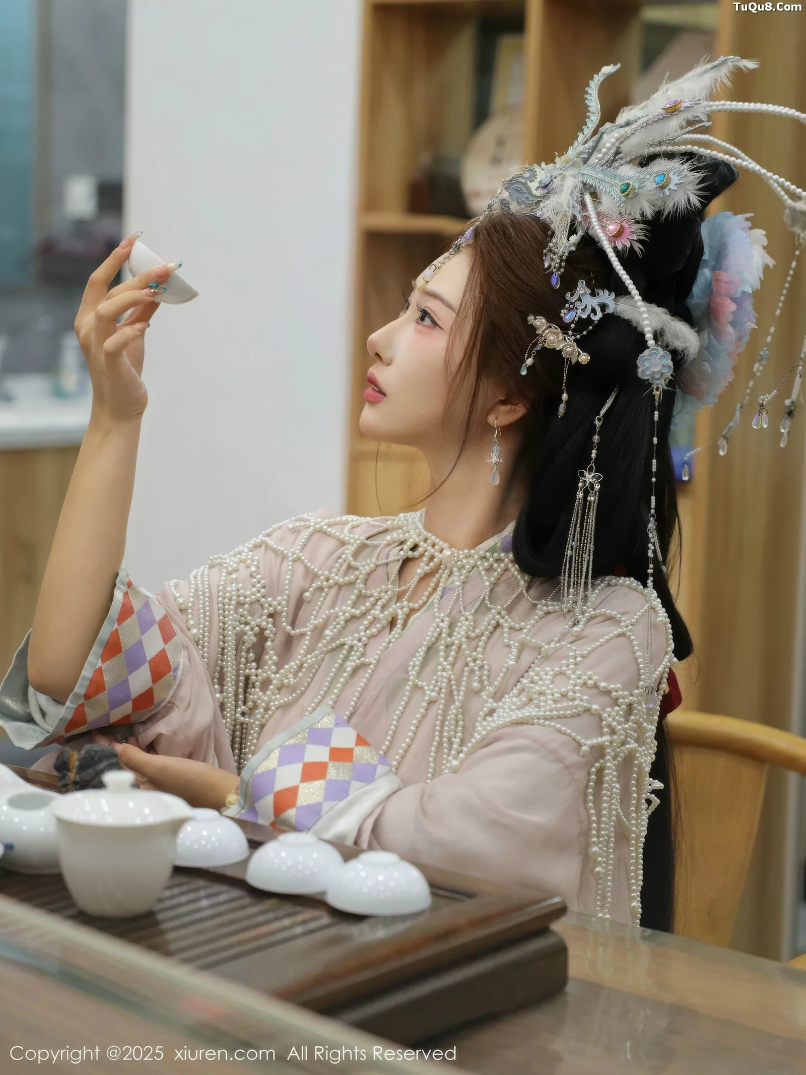 秀人集.com_[XiuRen秀人网]No.10736_模特金允希Yuki性感浅色古装薄纱服饰秀丰腴身材迷人诱惑写真80P