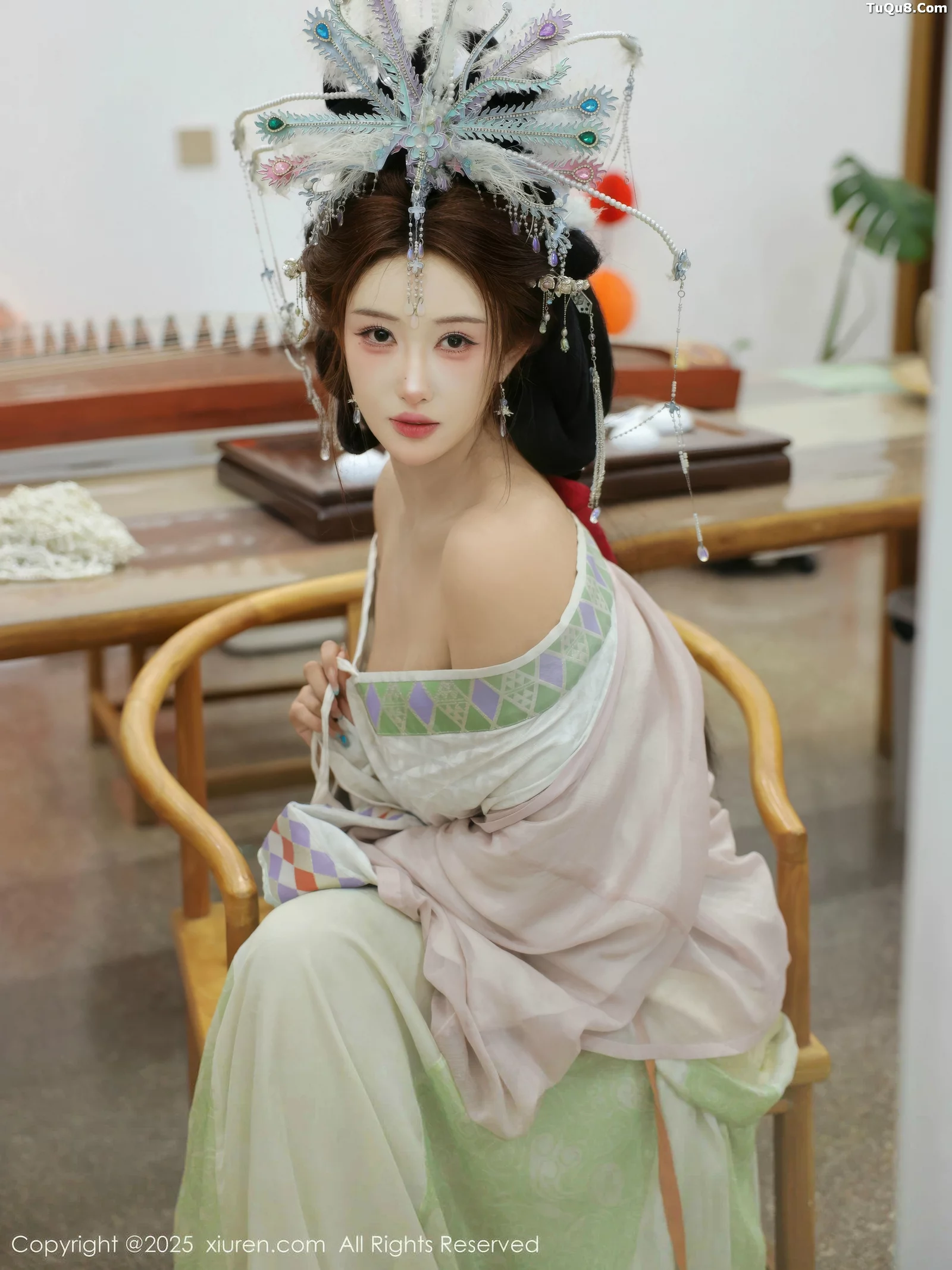 秀人集.com_[XiuRen秀人网]No.10736_模特金允希Yuki性感浅色古装薄纱服饰秀丰腴身材迷人诱惑写真80P