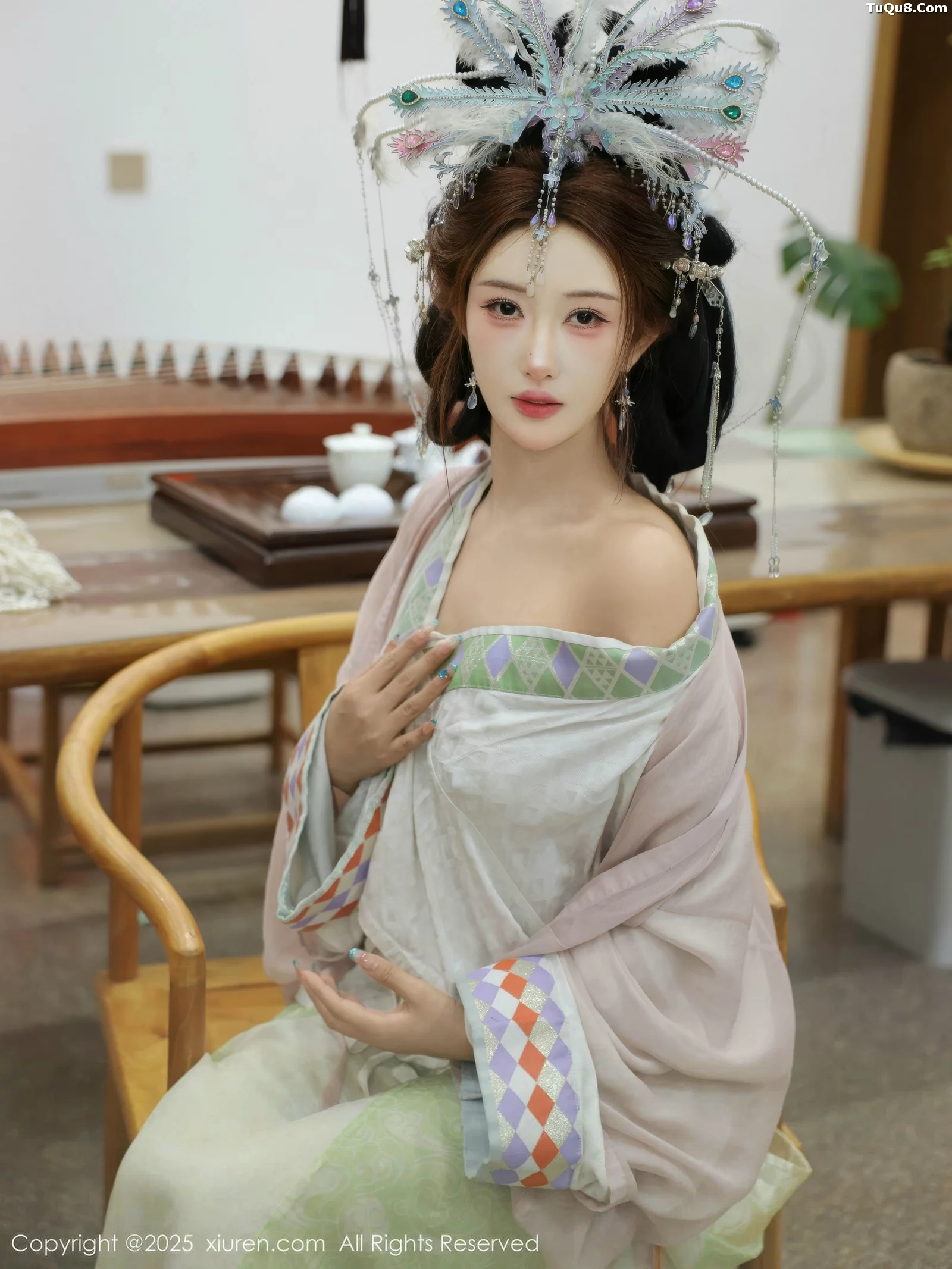 秀人集.com_[XiuRen秀人网]No.10736_模特金允希Yuki性感浅色古装薄纱服饰秀丰腴身材迷人诱惑写真80P