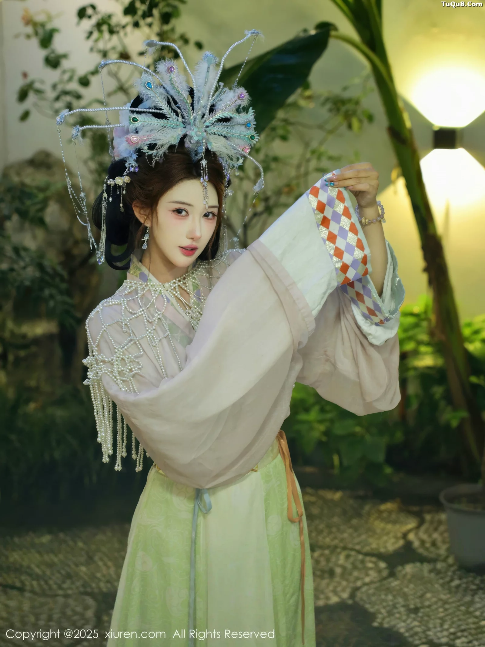 秀人集.com_[XiuRen秀人网]No.10736_模特金允希Yuki性感浅色古装薄纱服饰秀丰腴身材迷人诱惑写真80P