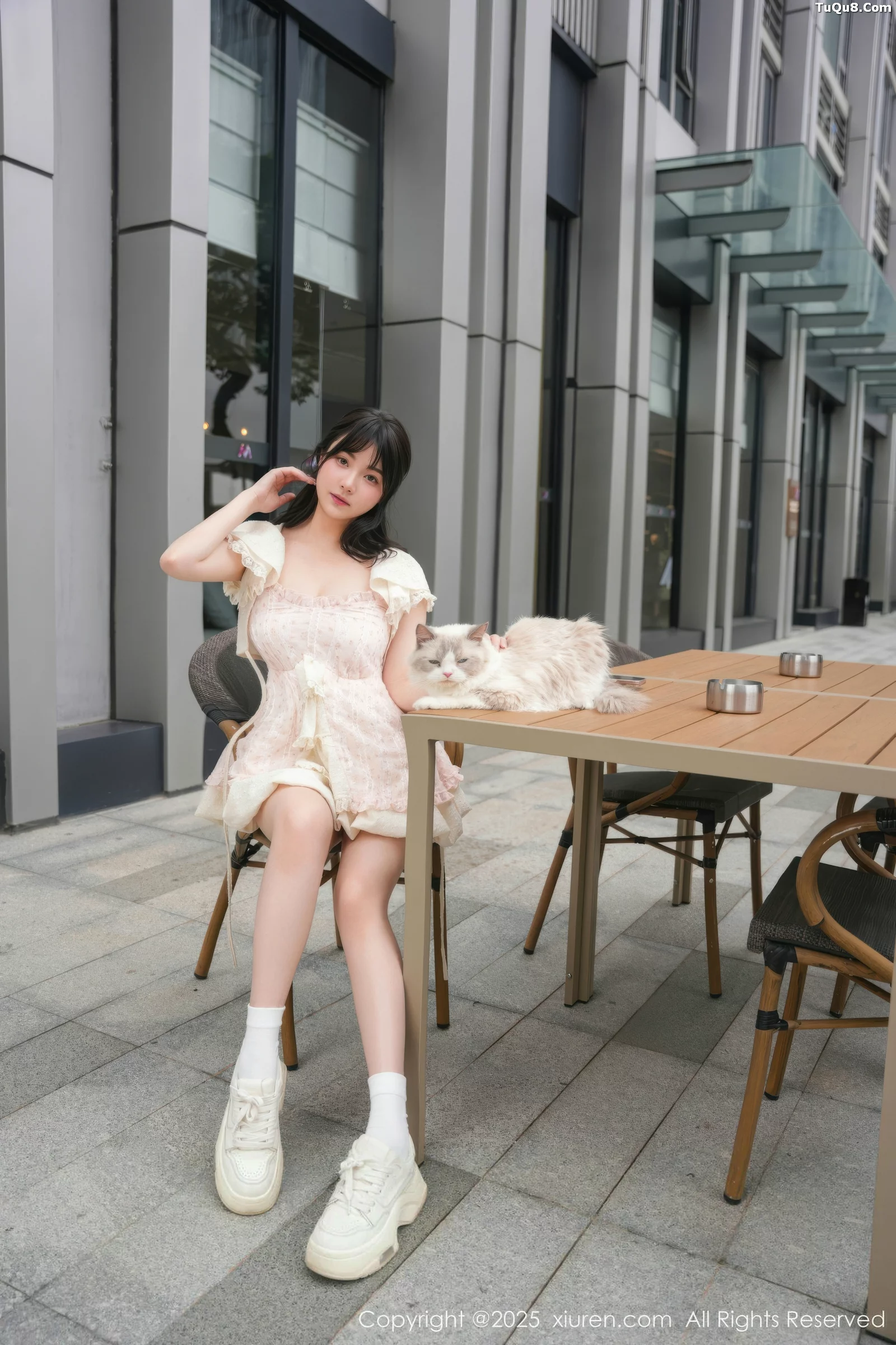 秀人集.com_[XiuRen秀人网]No.10734_模特软情性感浅色连衣短裙配白色腿袜秀翘臀模特撩人诱惑写真75P