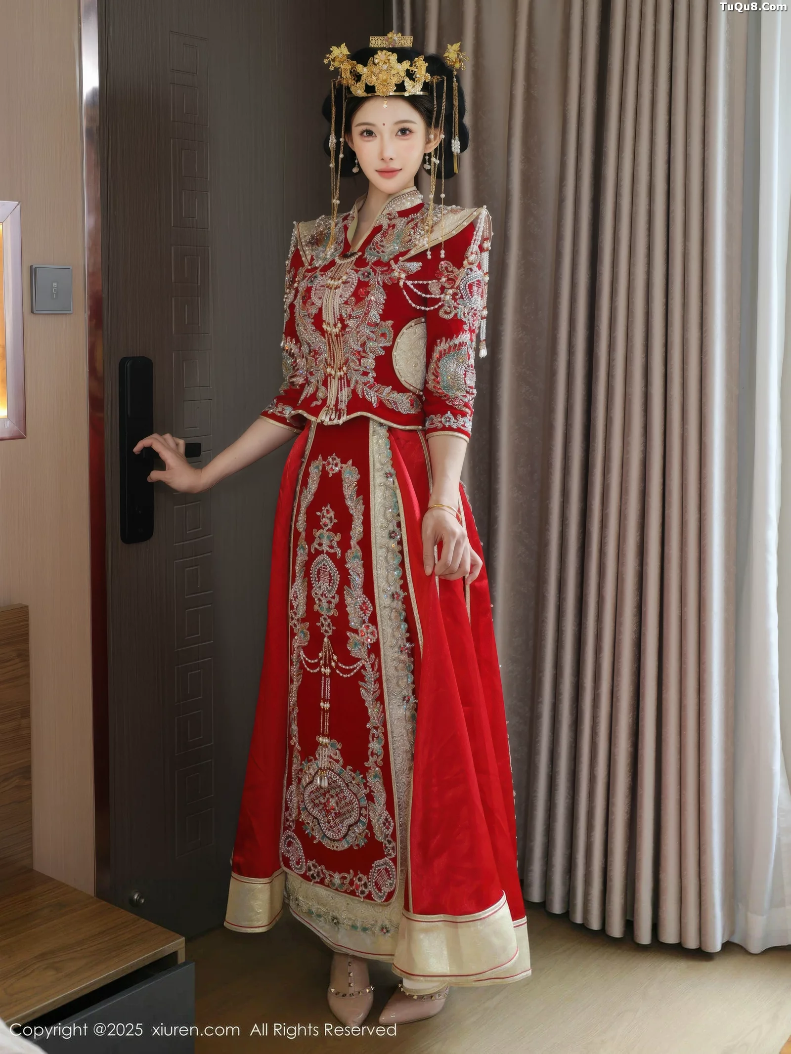 秀人集.com_[XiuRen秀人网]No.10742_模特梨霜儿性感红色新娘服饰配肉色丝袜秀丰腴身材迷人诱惑写真84P